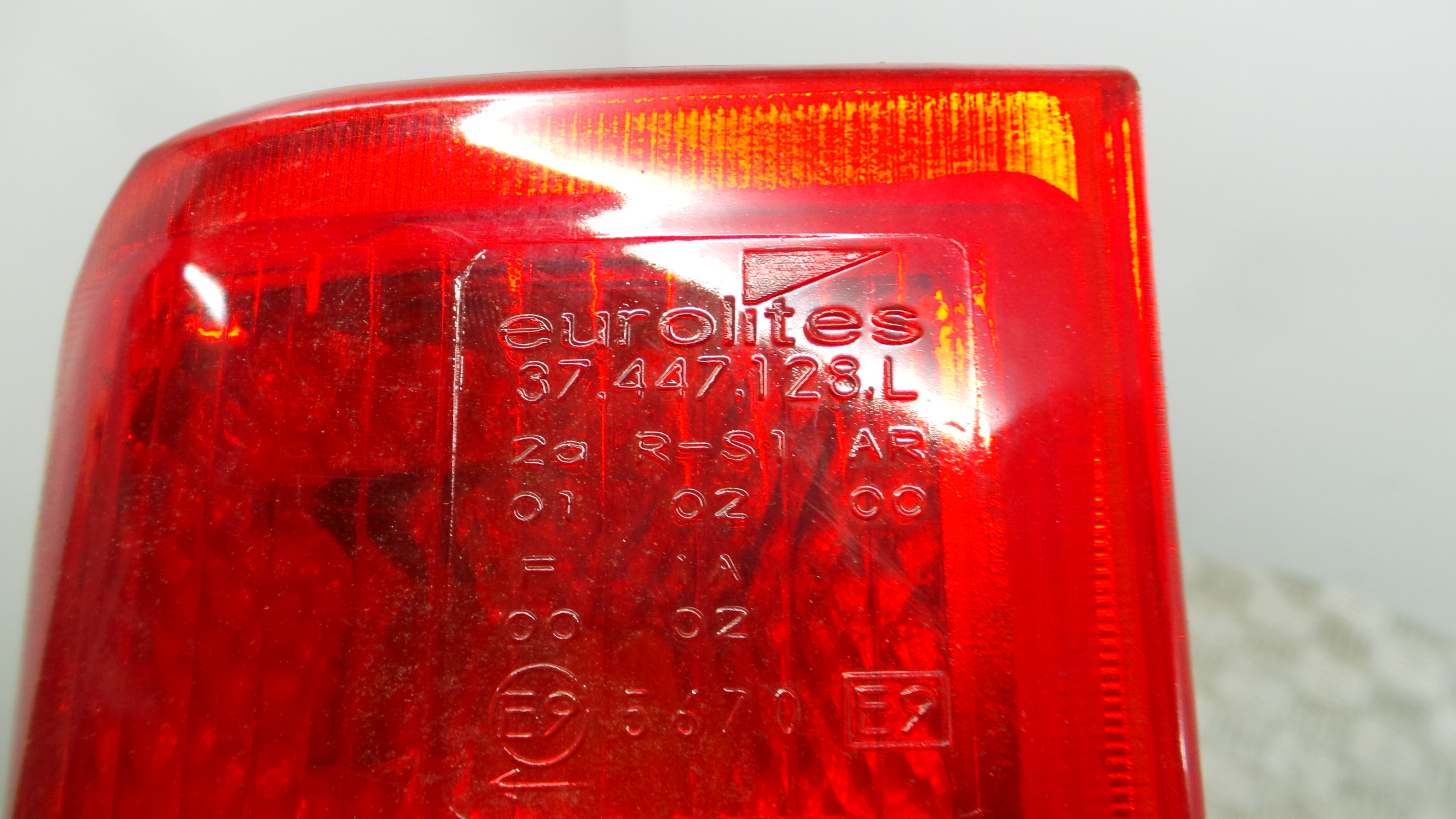 Farolim Stop Esq 37.447.128.L - FORD TRANSIT Caixa (FA_ _), TRANSIT Van (FA_ _)-33636931