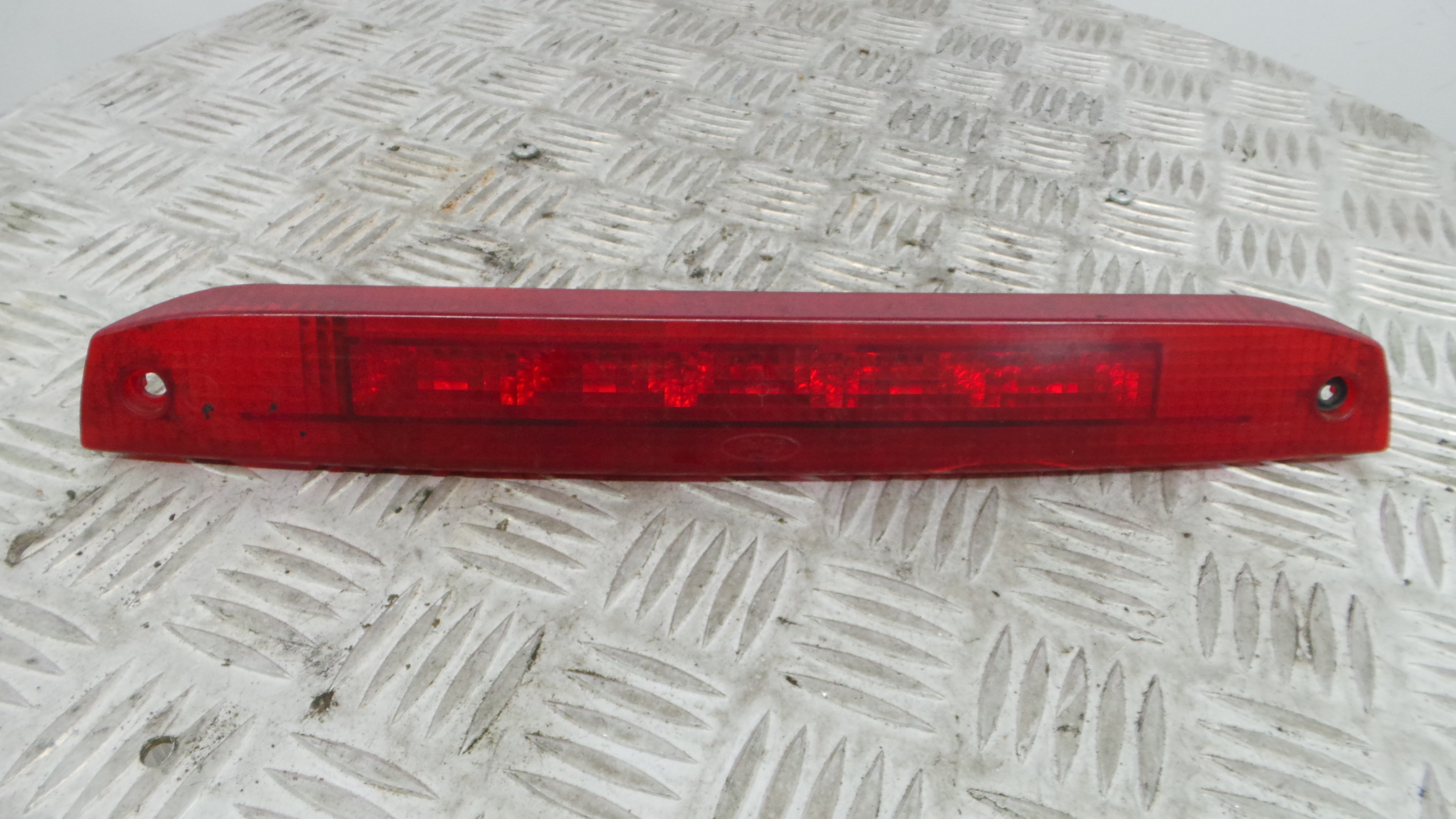 Farolim Stop Central / Luz de Stop Adicional 4M51-13A613-AD - FORD FOCUS II (DA_, HCP, DP)-33637387 Farolim Stop Central / Luz de Stop Adicional 4M51-13A613-AD - FORD FOCUS II (DA_, HCP, DP)-33637387