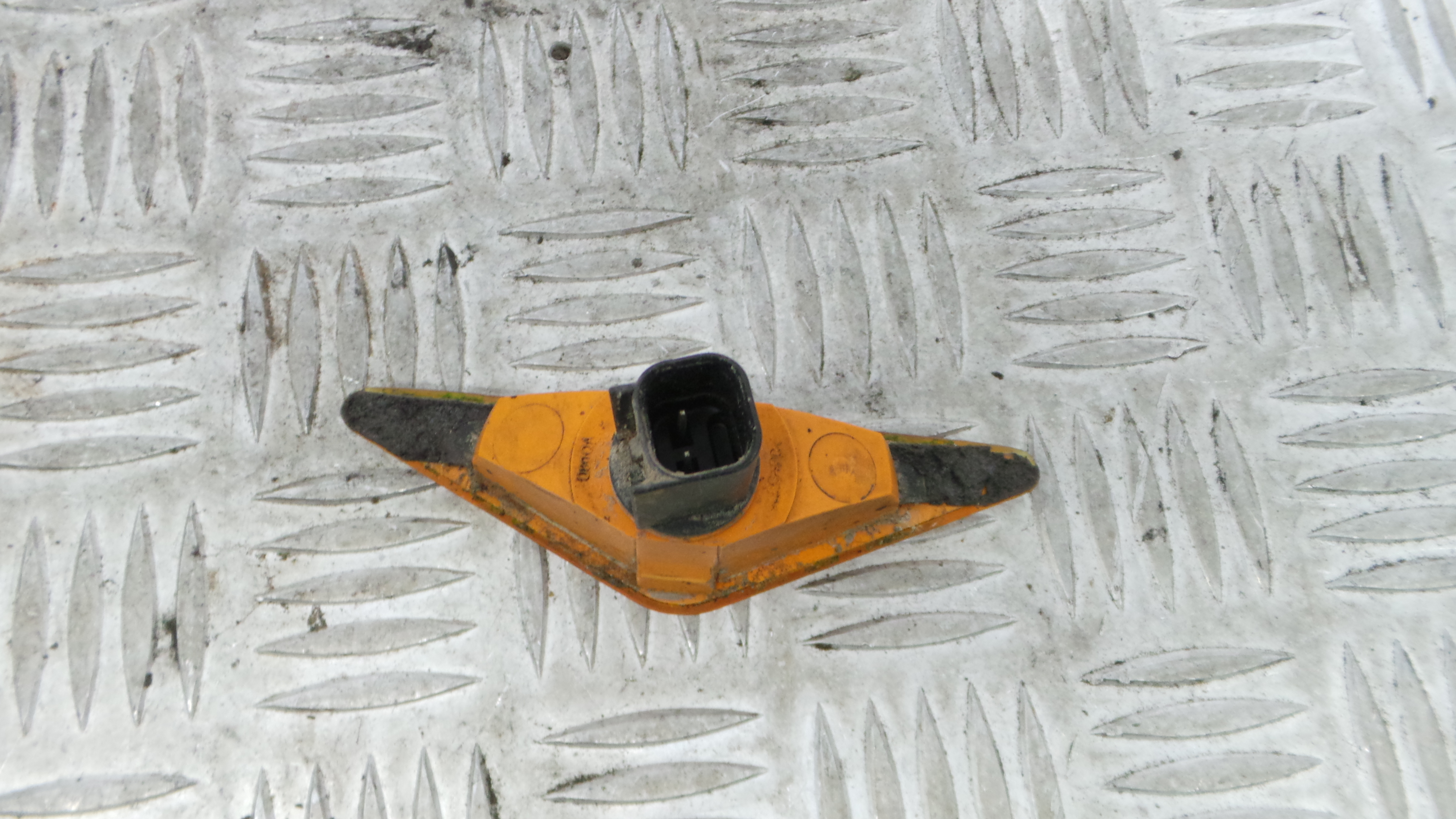 Farolim de pisca Lateral 1S71-13K309-AC - FORD MONDEO III (B5Y)-33637402