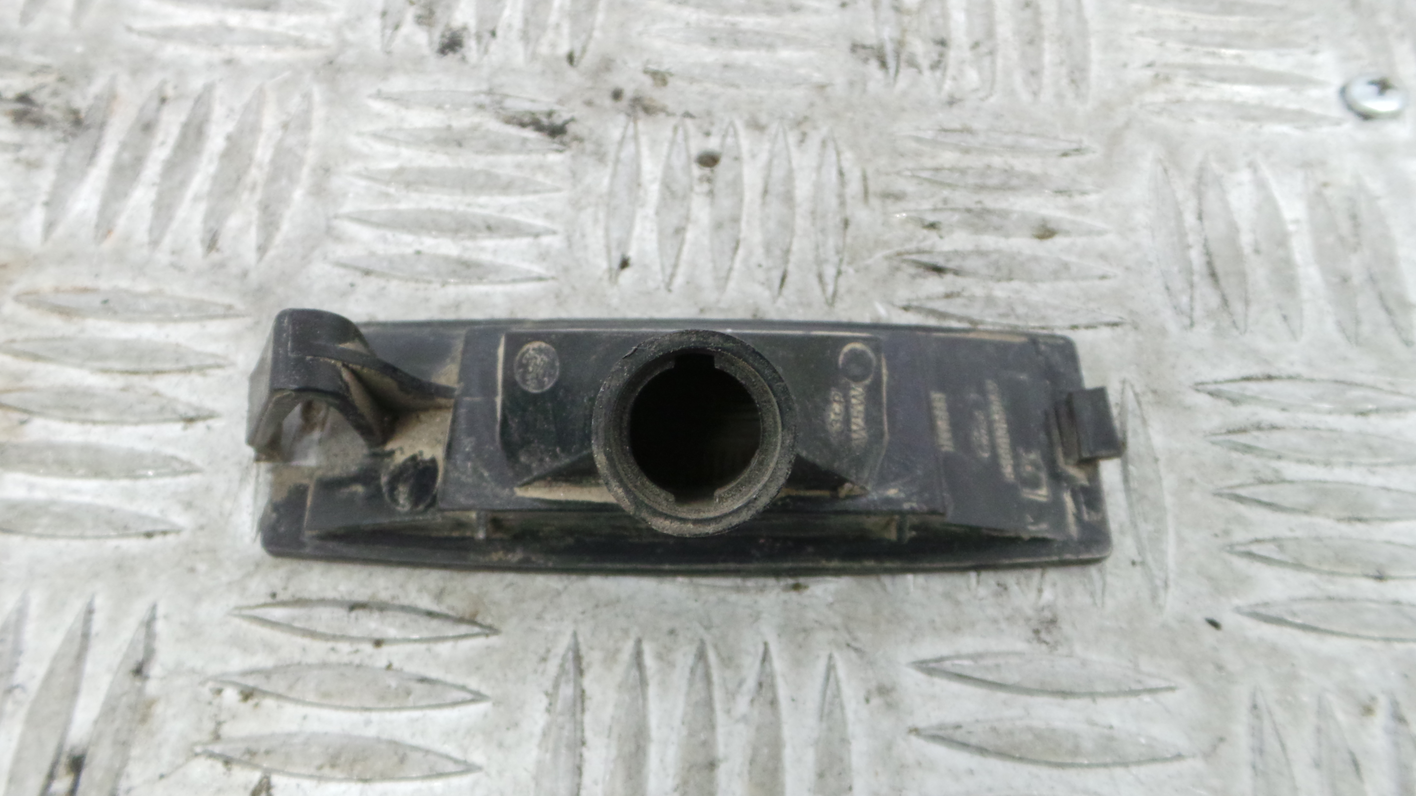 Luz de Matricula 6973445 - FORD FIESTA IV (JA_, JB_), FIESTA Mk IV (JA_, JB_)-33637405