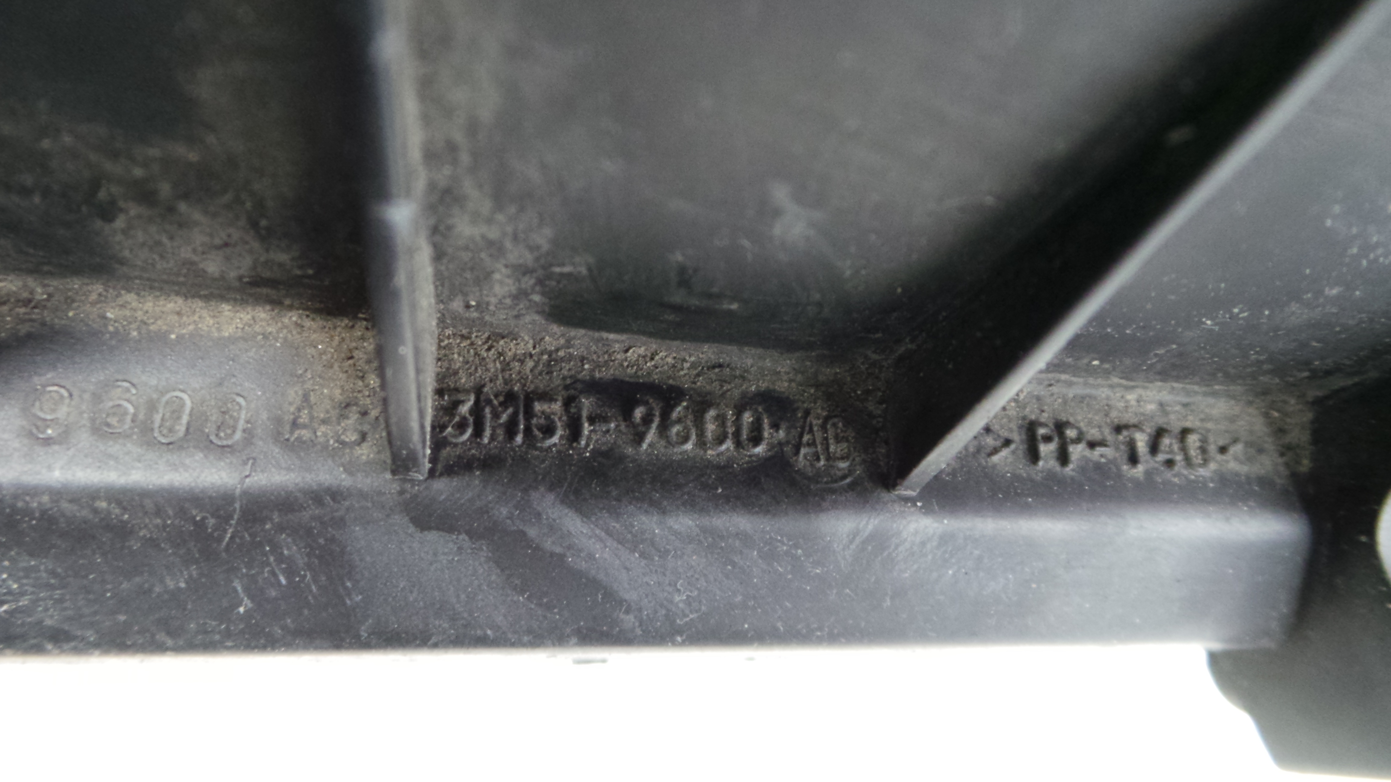 Caixa Filtro de Ar 3M51-9600-AG - FORD FOCUS II (DA_, HCP, DP)-33637821