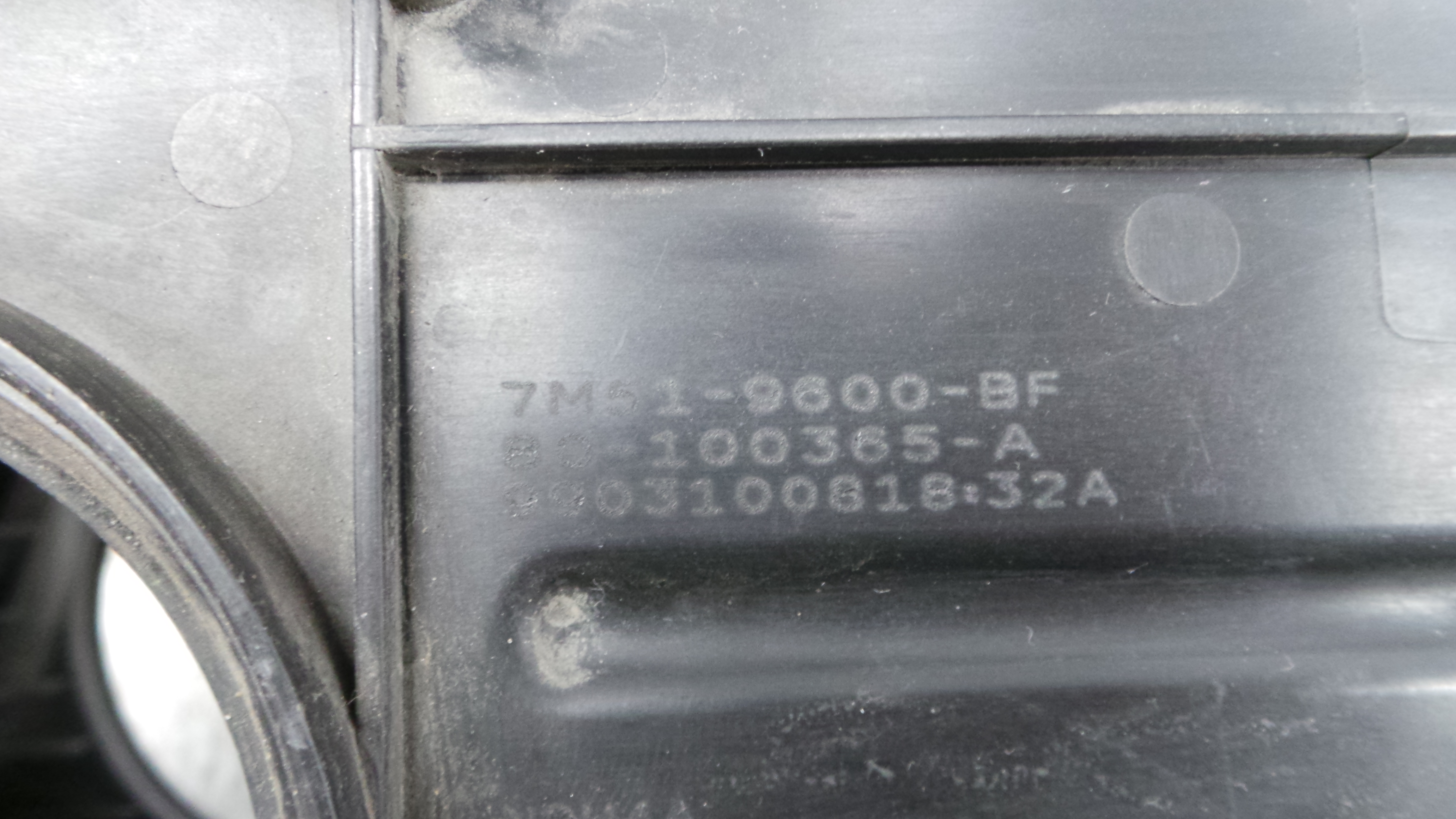 Caixa Filtro de Ar 7M51-9600-BF - FORD FOCUS II (DA_, HCP, DP)-33637957