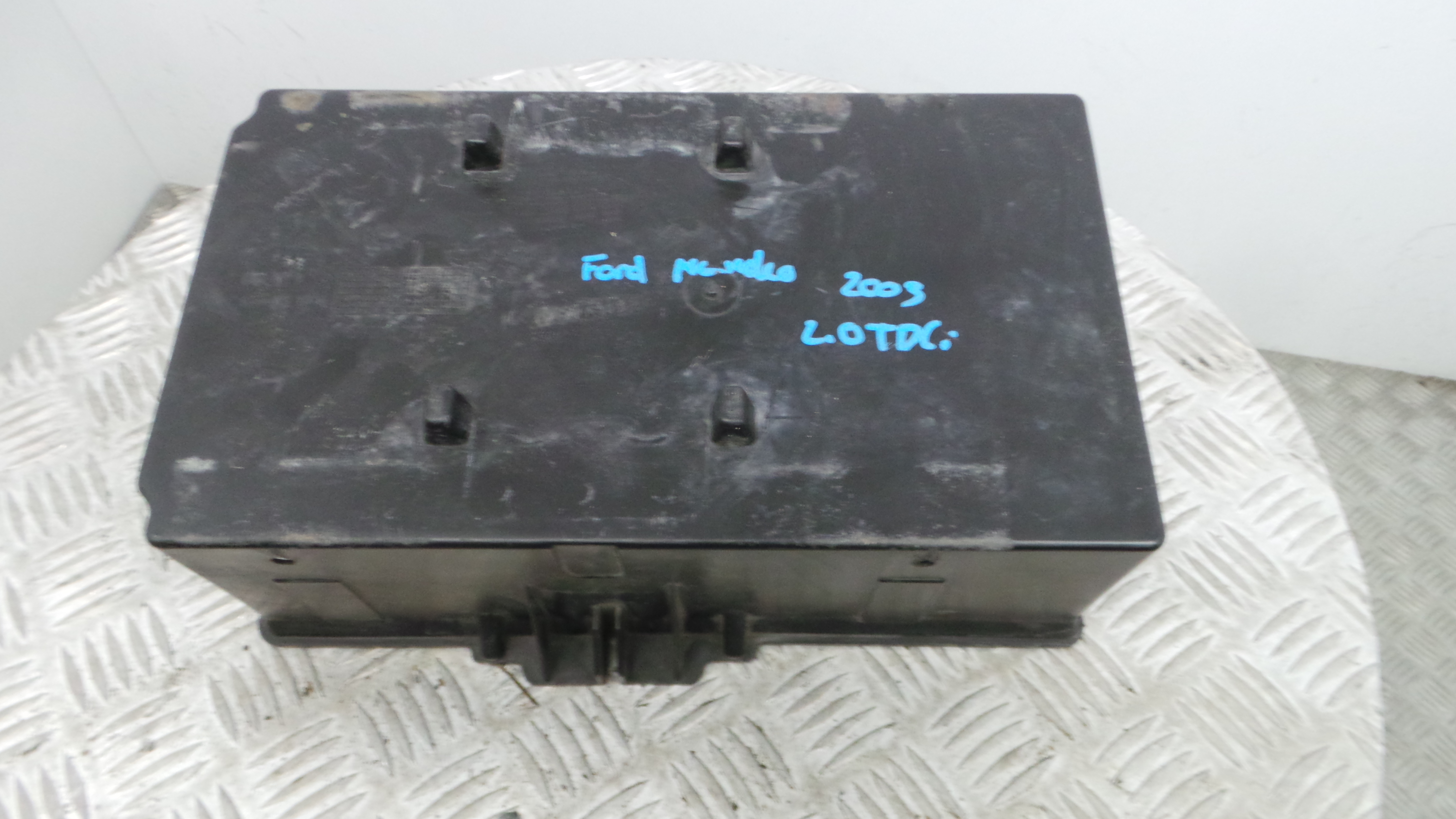 Base da Bateria 1S7T-10757-BE - FORD MONDEO III (B5Y)-33637981