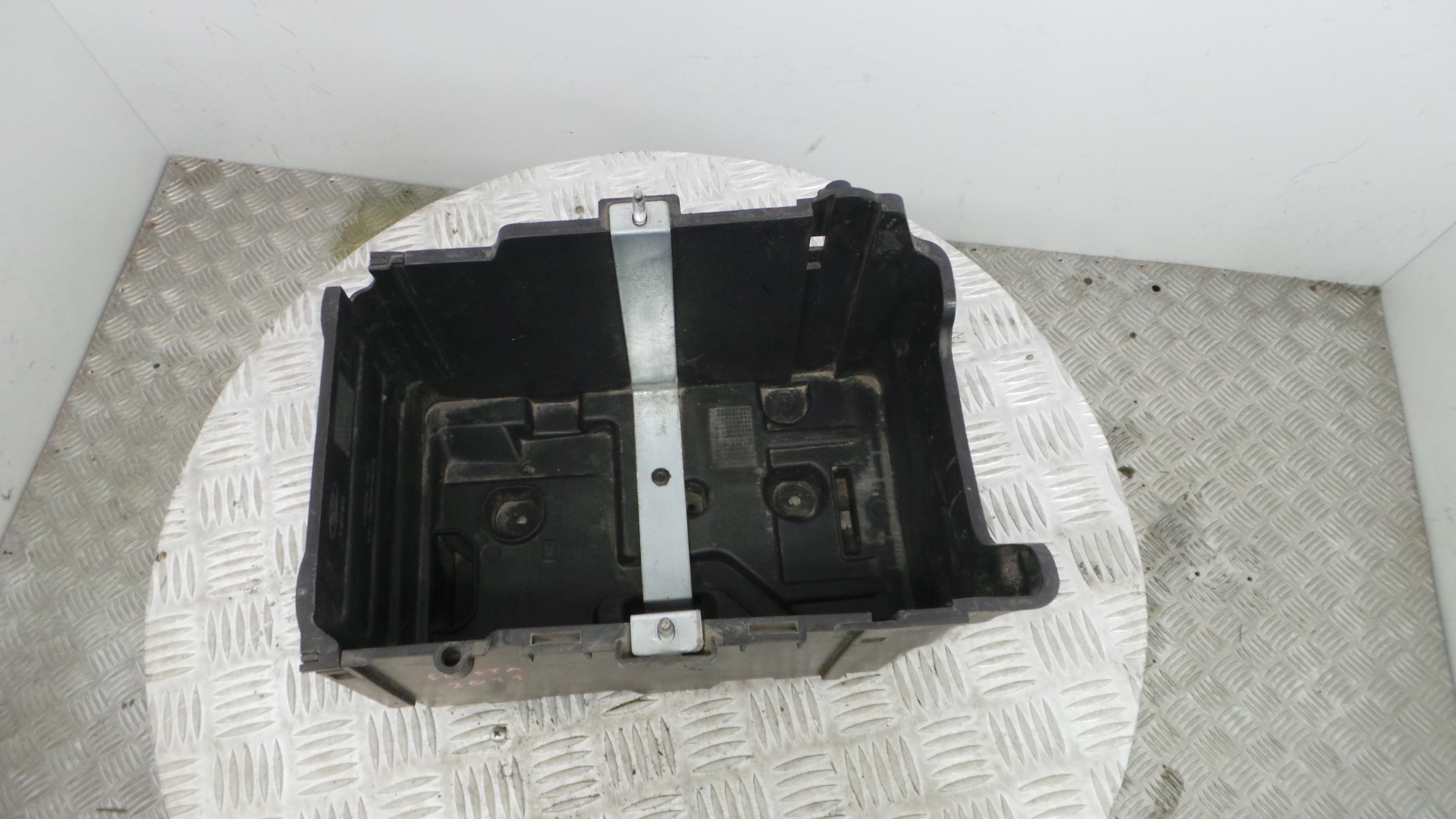 Base da Bateria 8V21-10723-BC - FORD FIESTA VI (CB1, CCN)-33638032