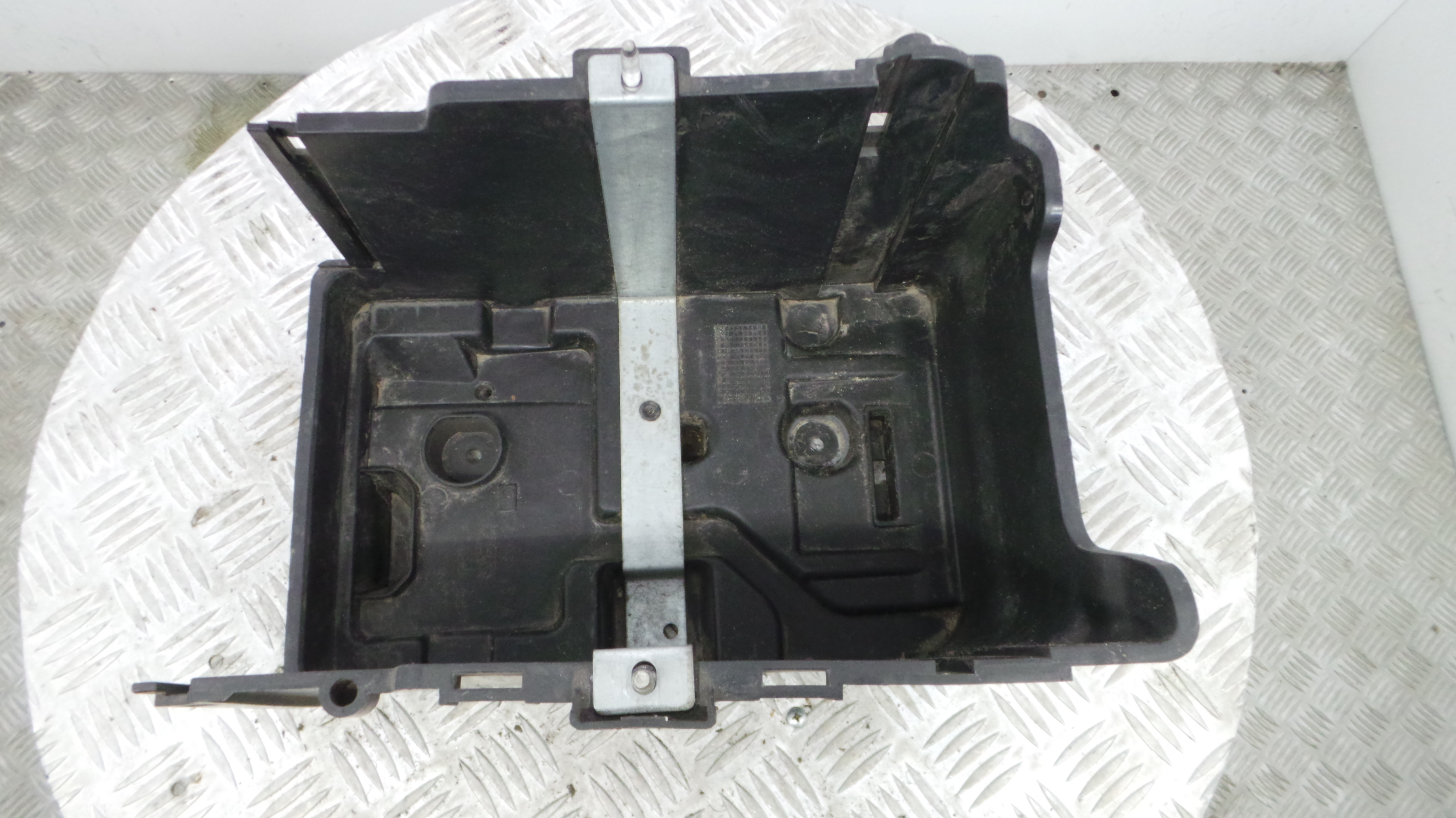 Base da Bateria 8V21-10723-BD - FORD FIESTA VI (CB1, CCN)-33638059