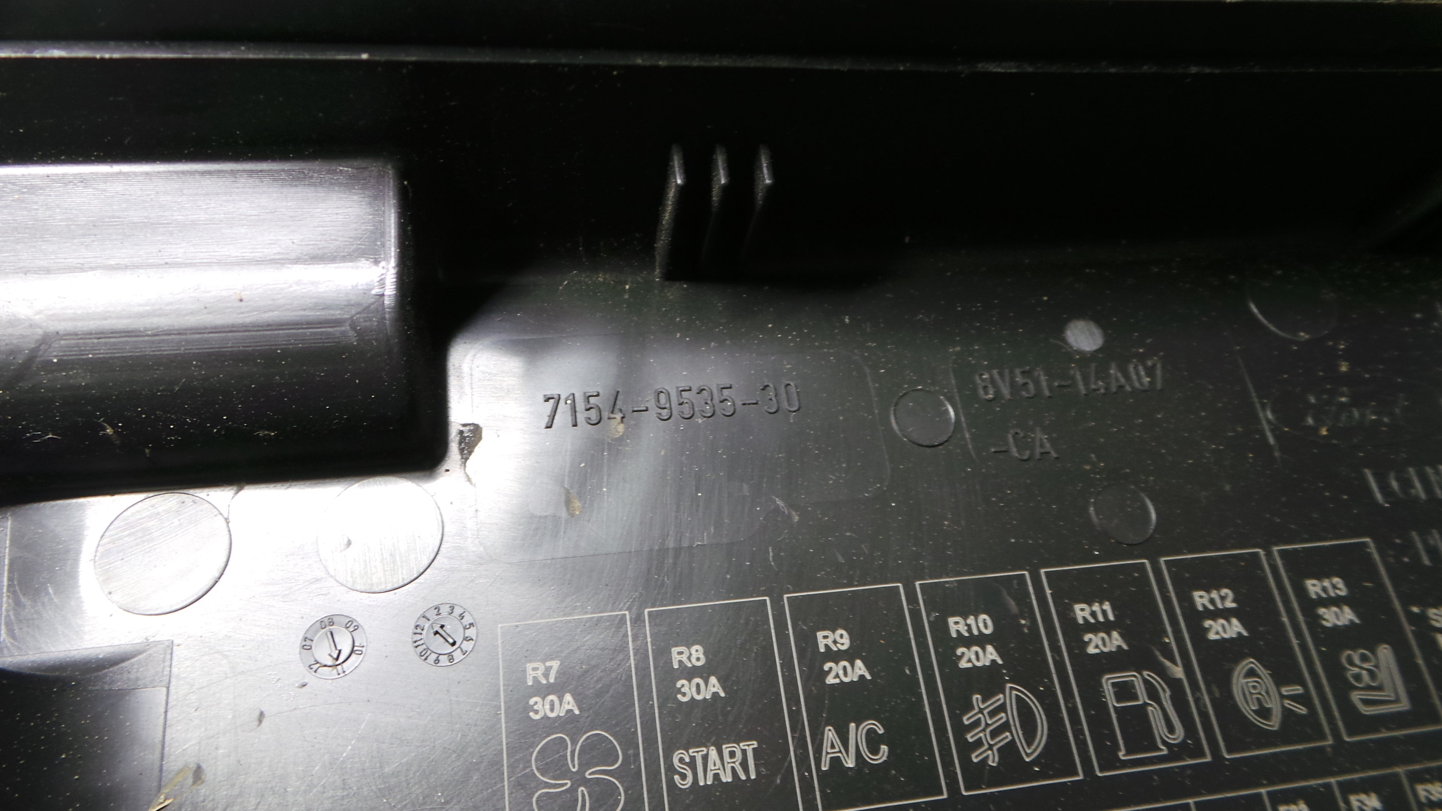 Caixa de Fusiveis 7154-7289-30 - FORD FIESTA VI (CB1, CCN)-33638288