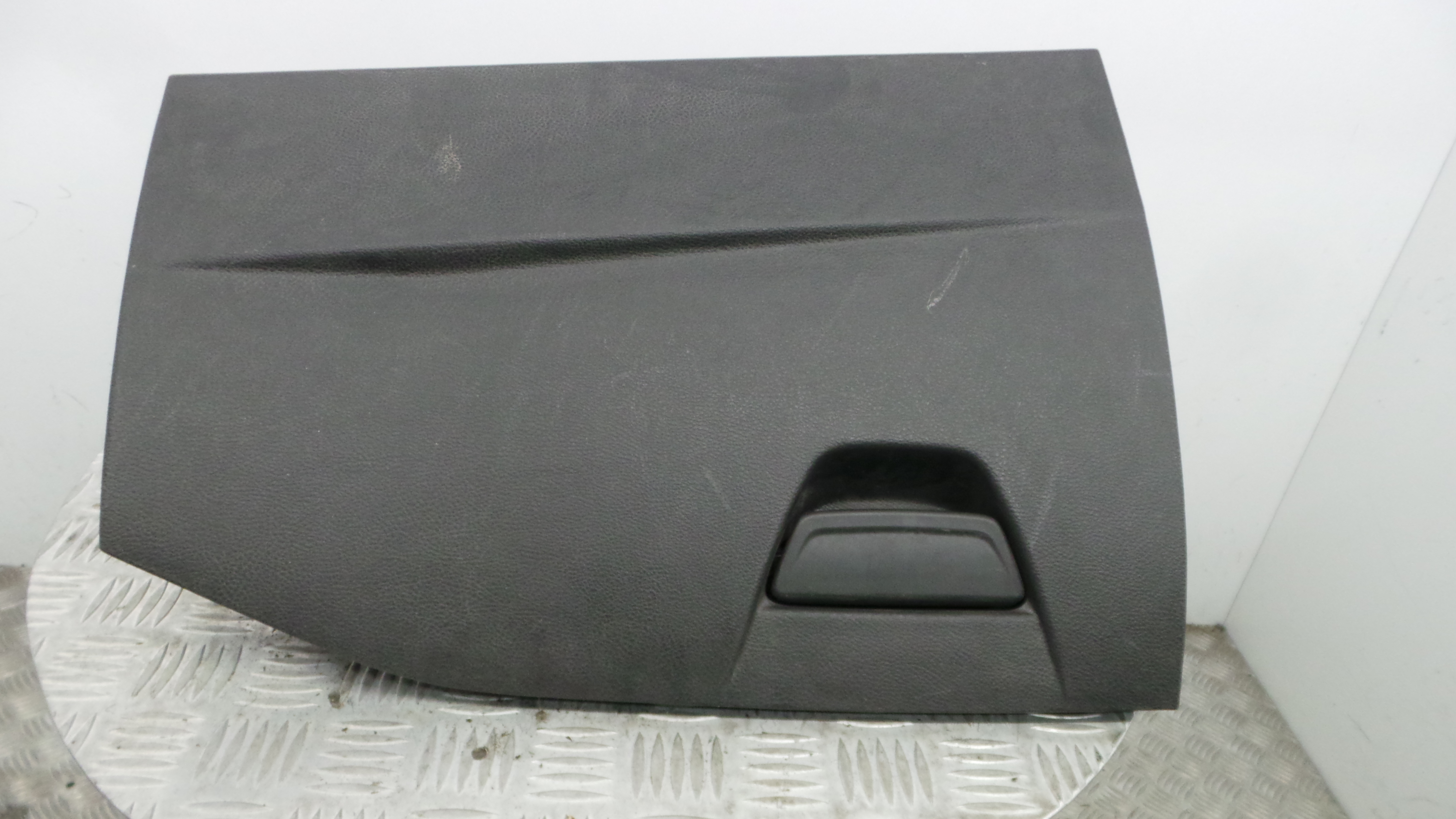 Porta Luvas  BM51-A06044-AJW - FORD FOCUS III-33638362