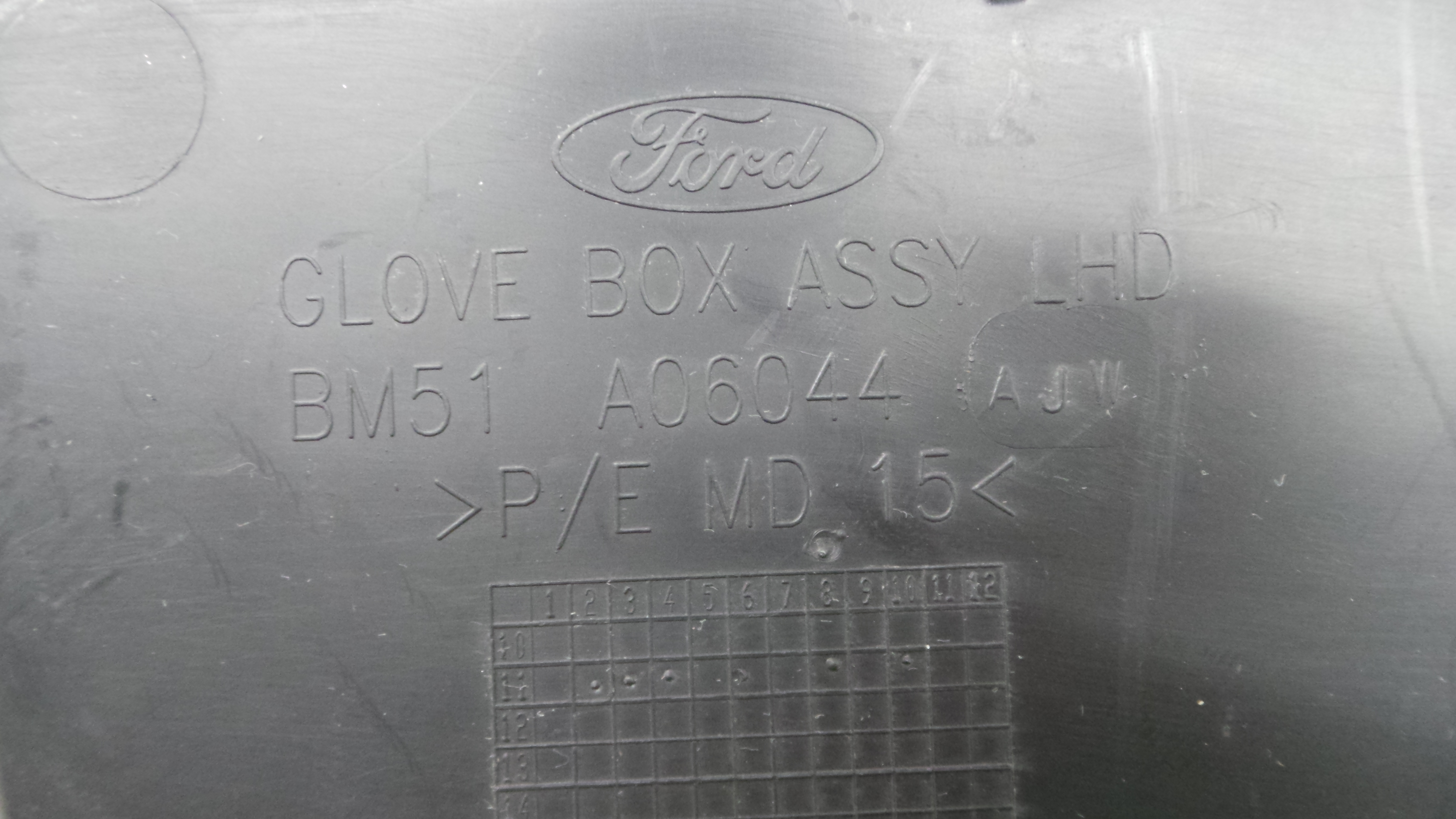 Porta Luvas  BM51-A06044-AJW - FORD FOCUS III-33638362