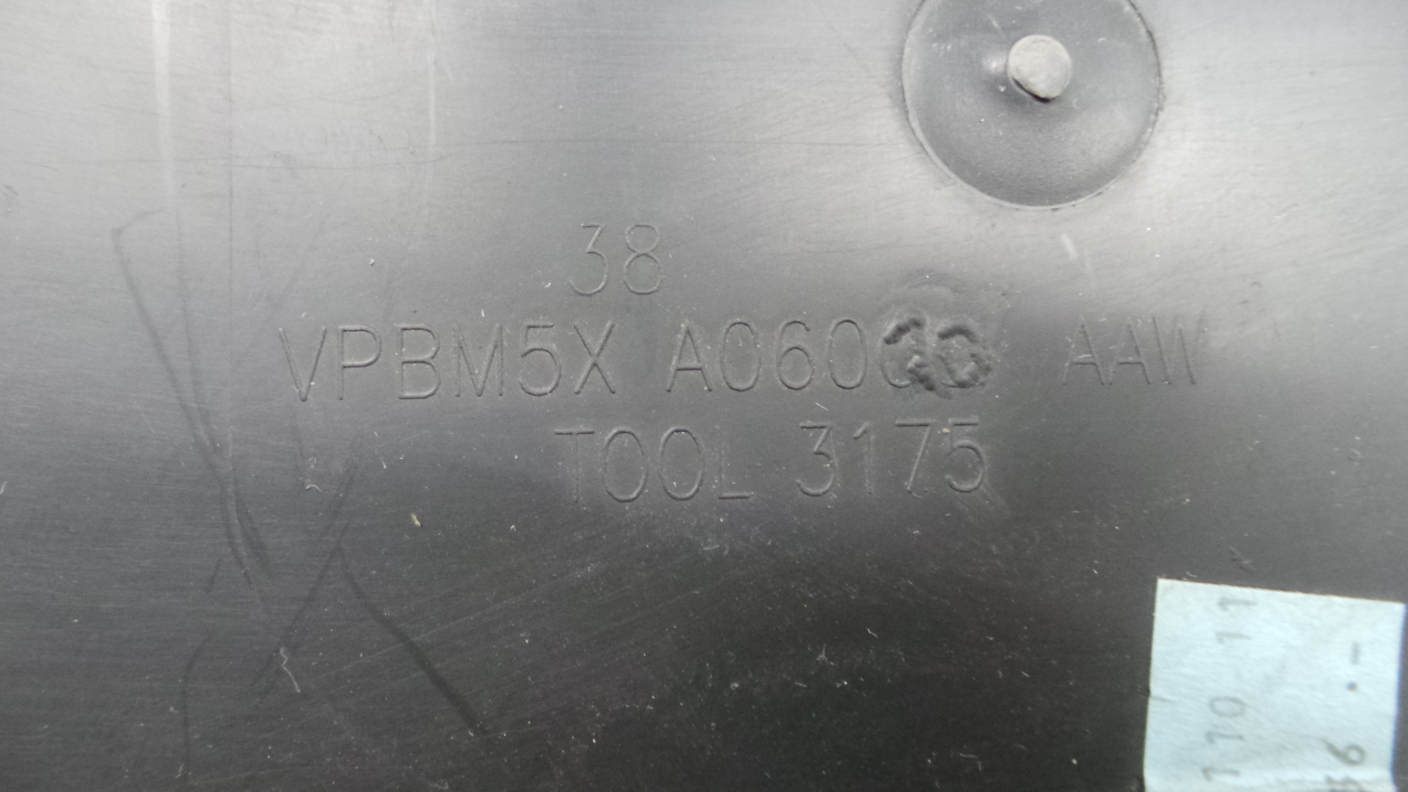 Porta Luvas  BM51-A06044-AJW - FORD FOCUS III-33638362