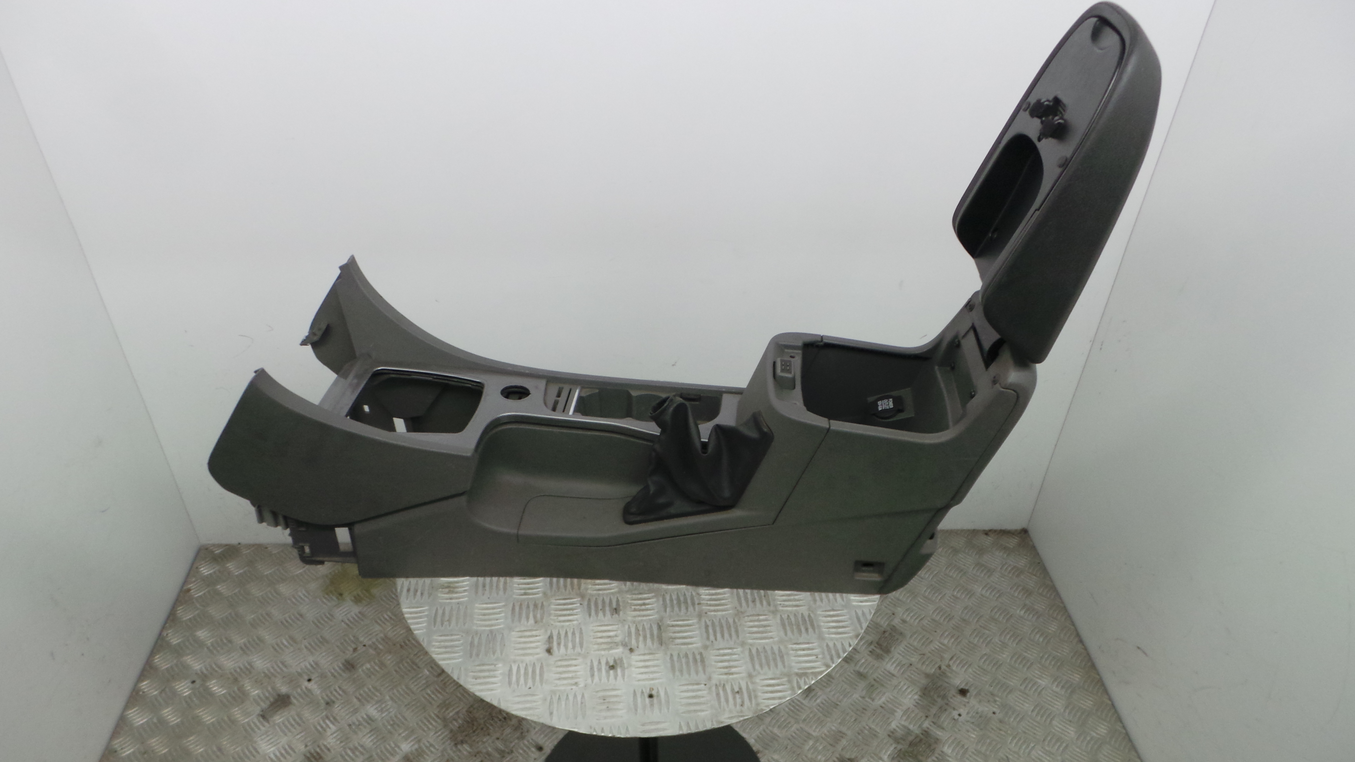 Apoio de Braço Central 8M51-A045M19-AC1E3E - FORD FOCUS II (DA_, HCP, DP)-33638398