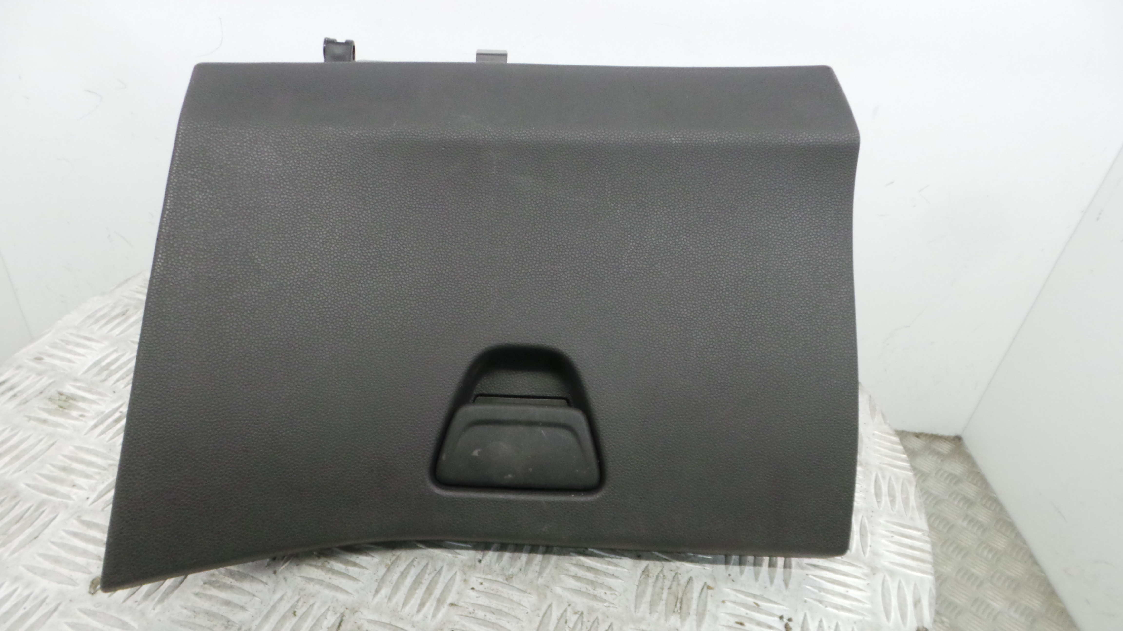 Porta Luvas 8A61-A06010-ABW - FORD FIESTA VI (CB1, CCN)-33638521 Porta Luvas 8A61-A06010-ABW - FORD FIESTA VI (CB1, CCN)-33638521