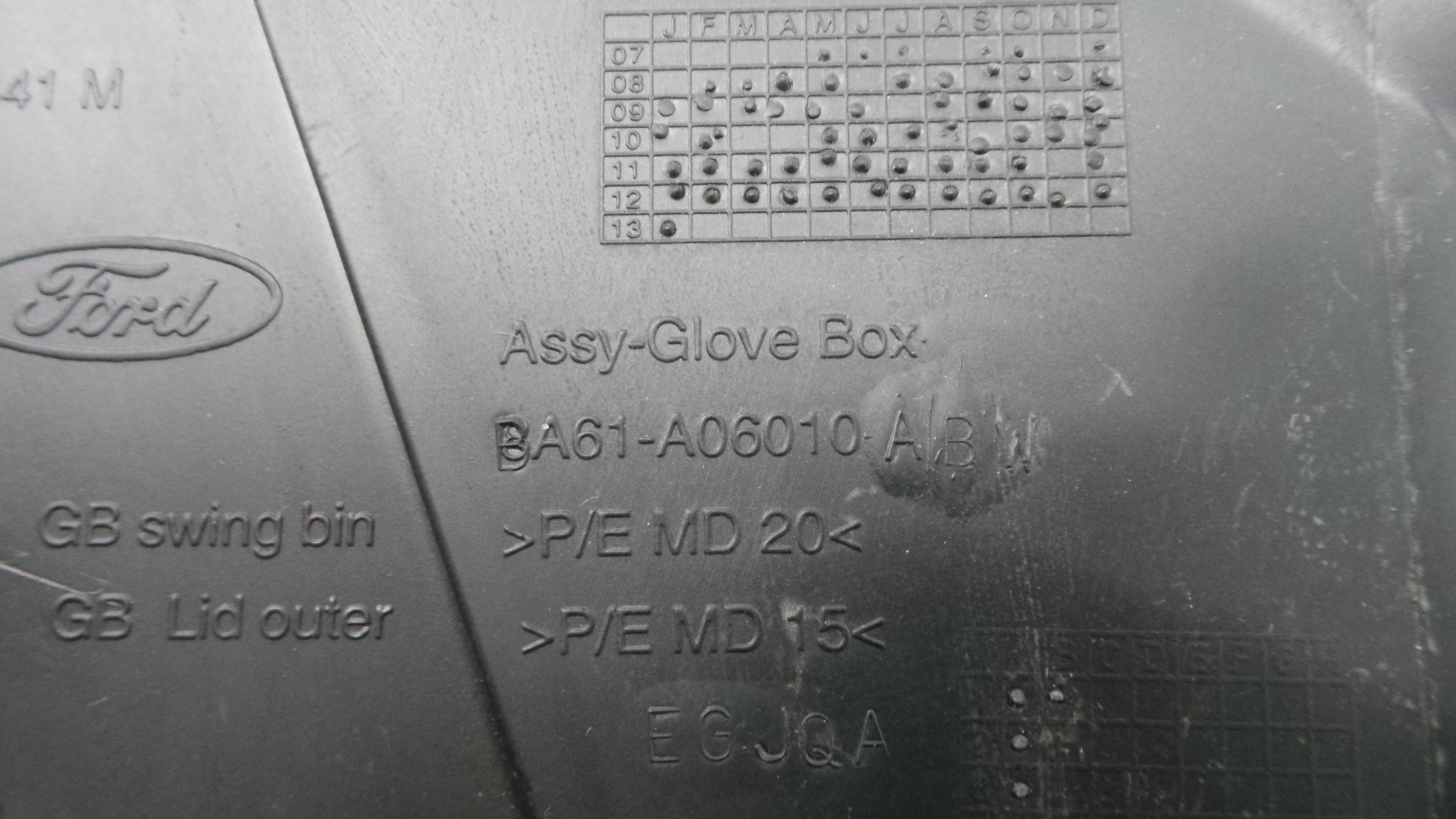 Porta Luvas 8A61-A06010-ABW - FORD FIESTA VI (CB1, CCN)-33638521