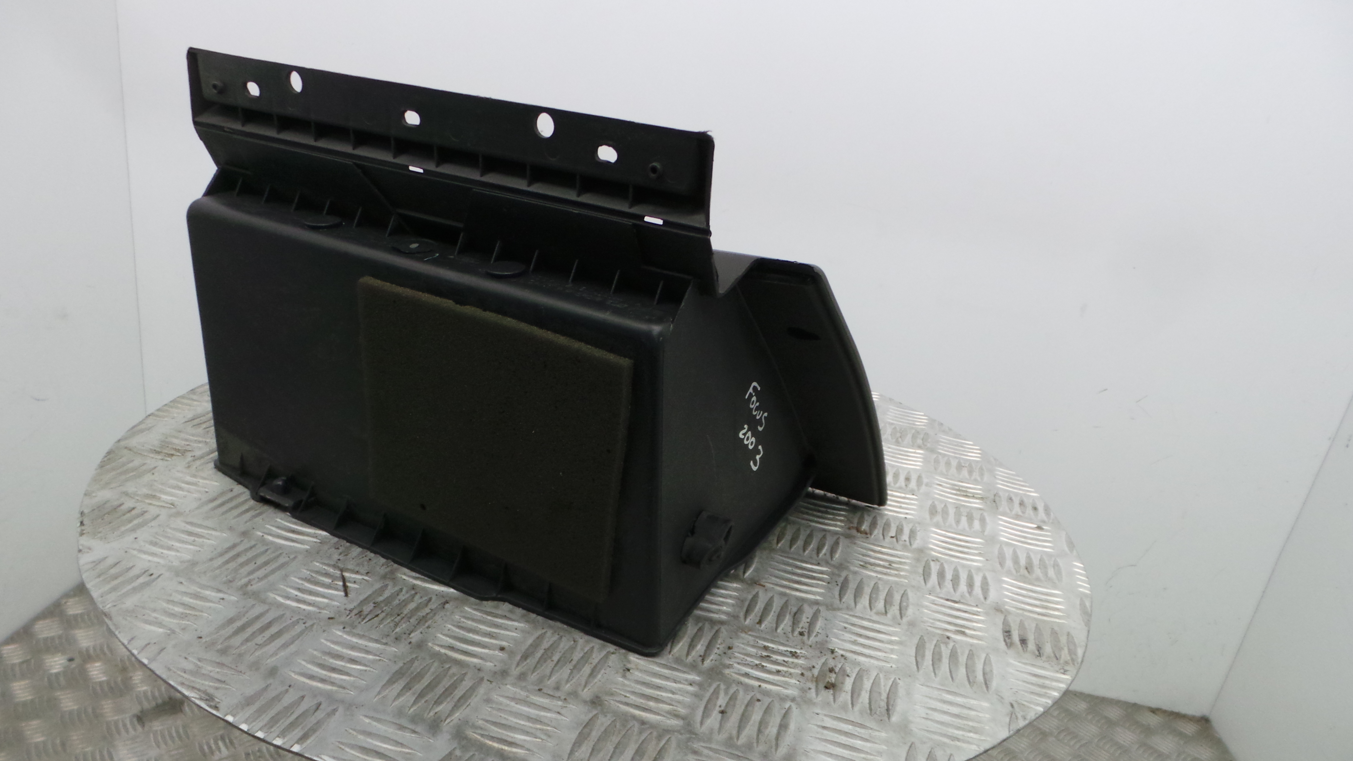 Porta Luvas  2M5X-A06024-AAW - FORD FOCUS I (DAW, DBW)-33638529