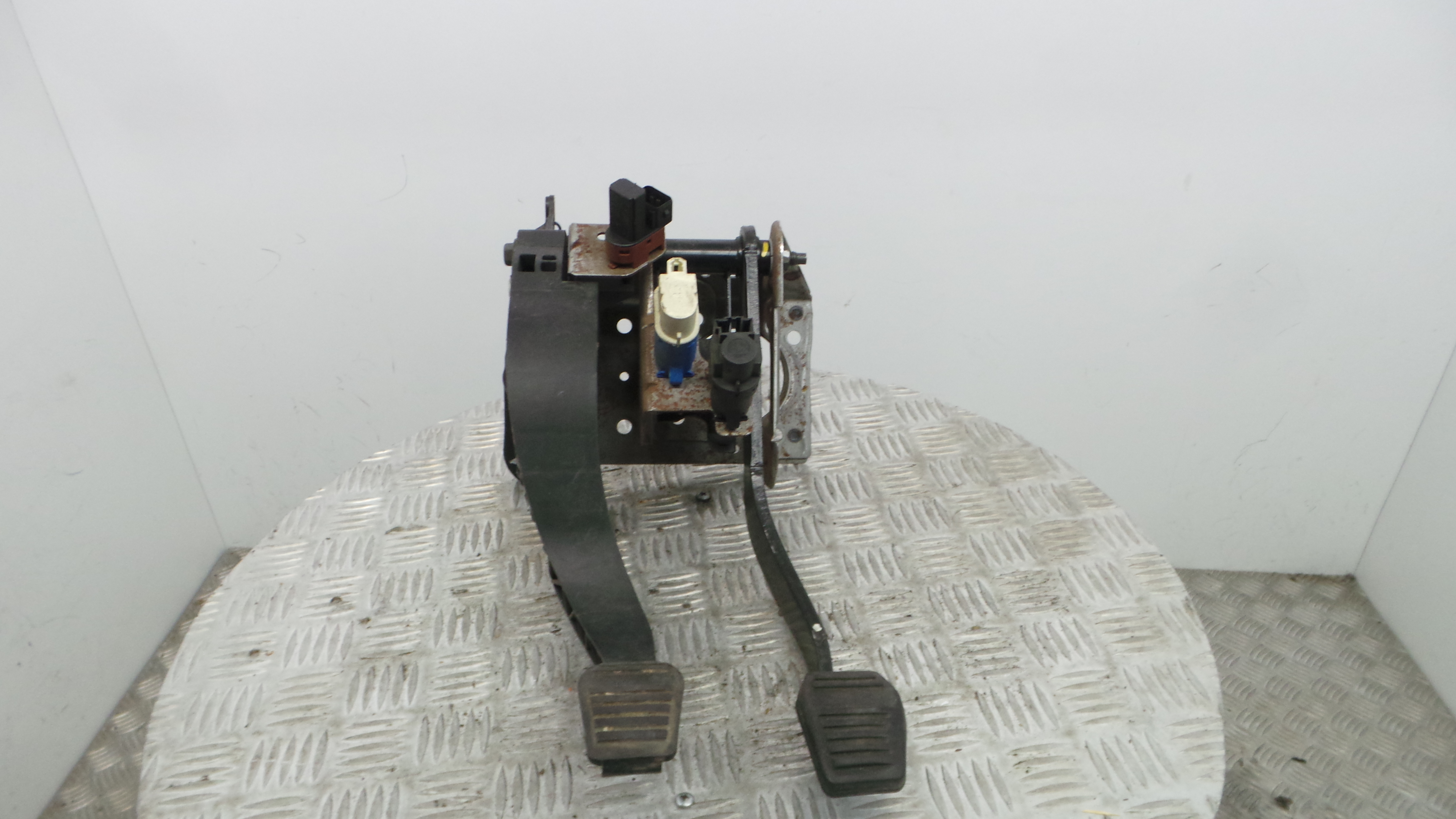 Pedal de Embraiagem 2S61-7A543-AC - FORD FIESTA V (JH_, JD_)-33638687