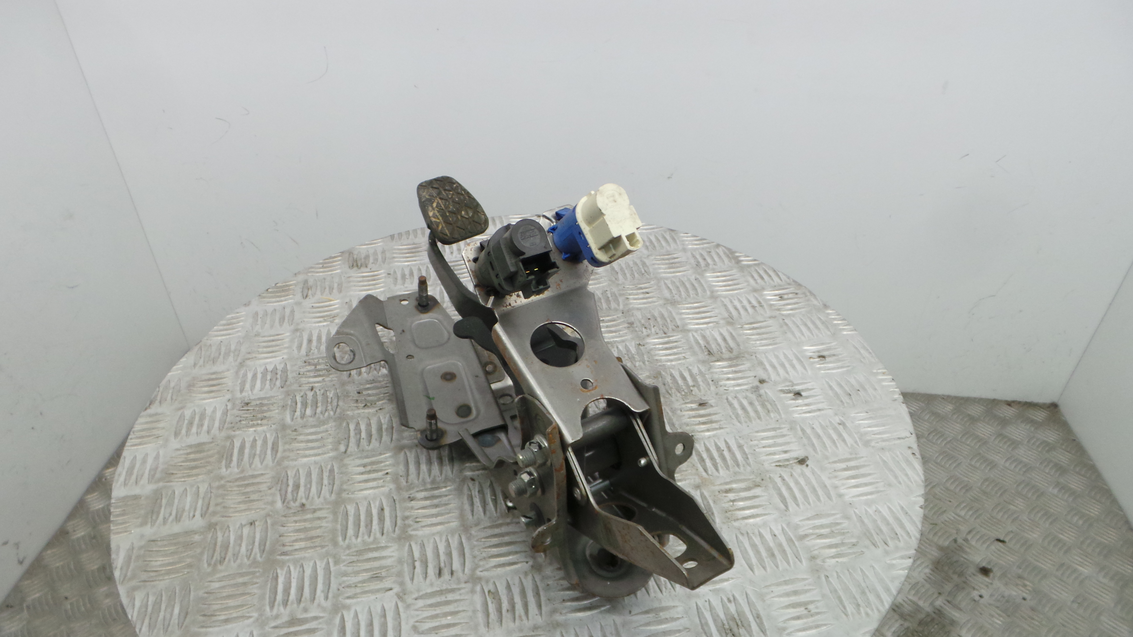 Pedal do Travão 8V51-2450-AG - FORD FIESTA VI (CB1, CCN)-33638697