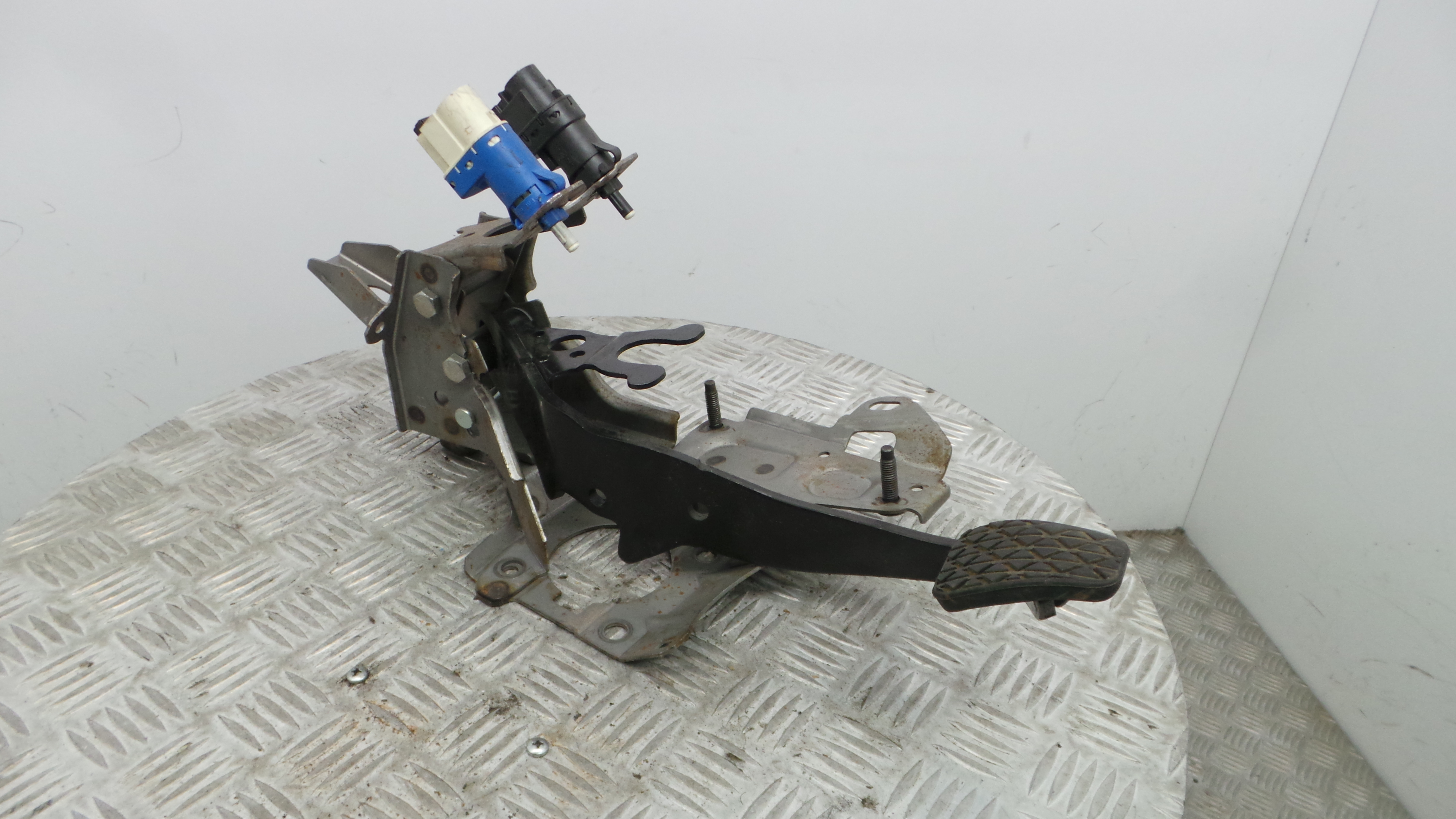 Pedal do Travão 8V51-2450-AF - FORD FIESTA VI (CB1, CCN)-33638700