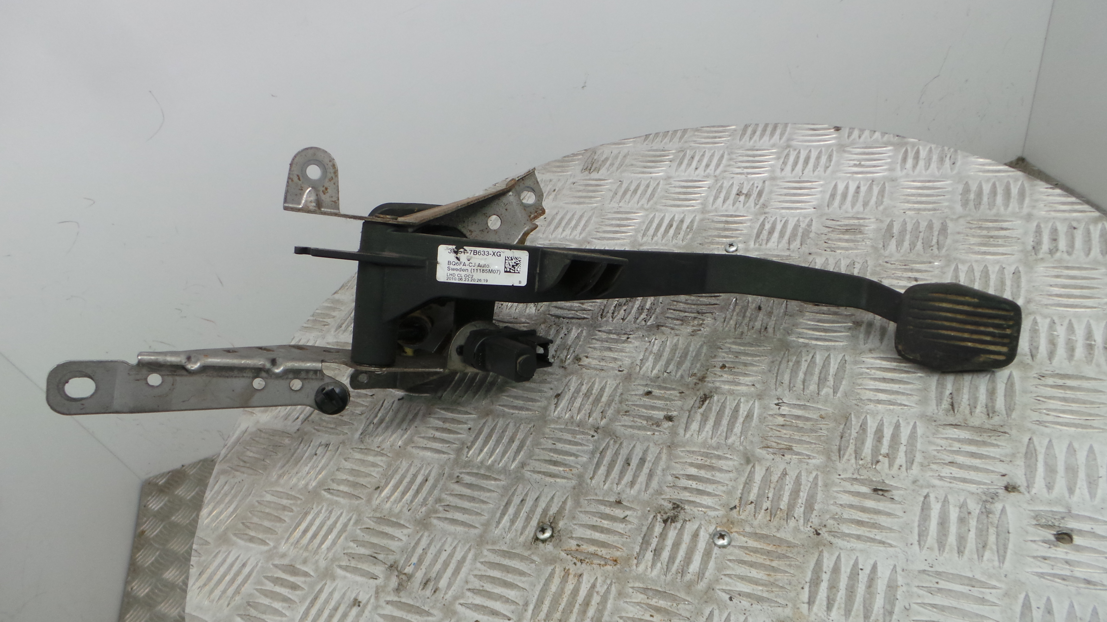 Pedal de Embraiagem 3M51-7B633-XG - FORD C-MAX (DM2)-33638760