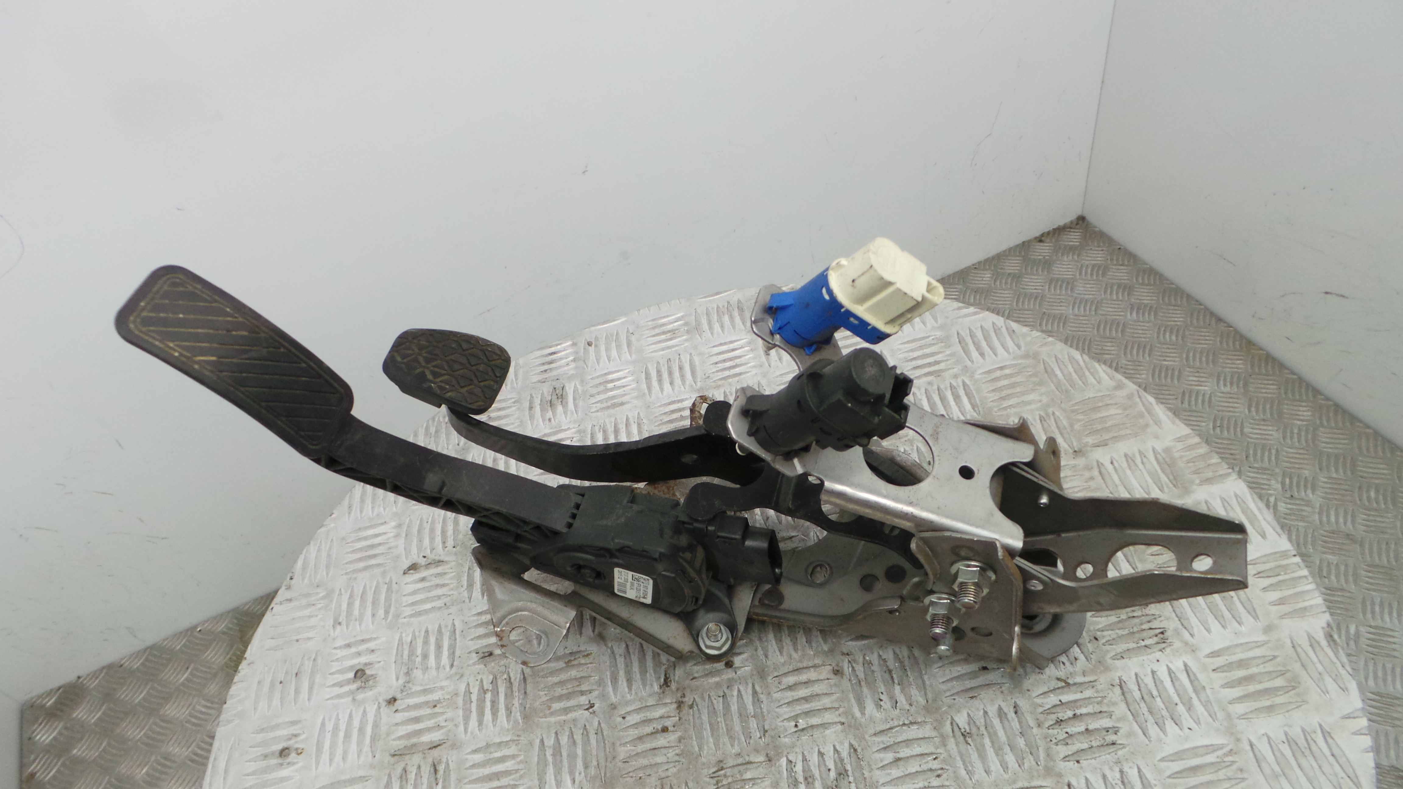 Pedal do Travão 8V51-2450-AF - FORD FIESTA VI (CB1, CCN)-33638765