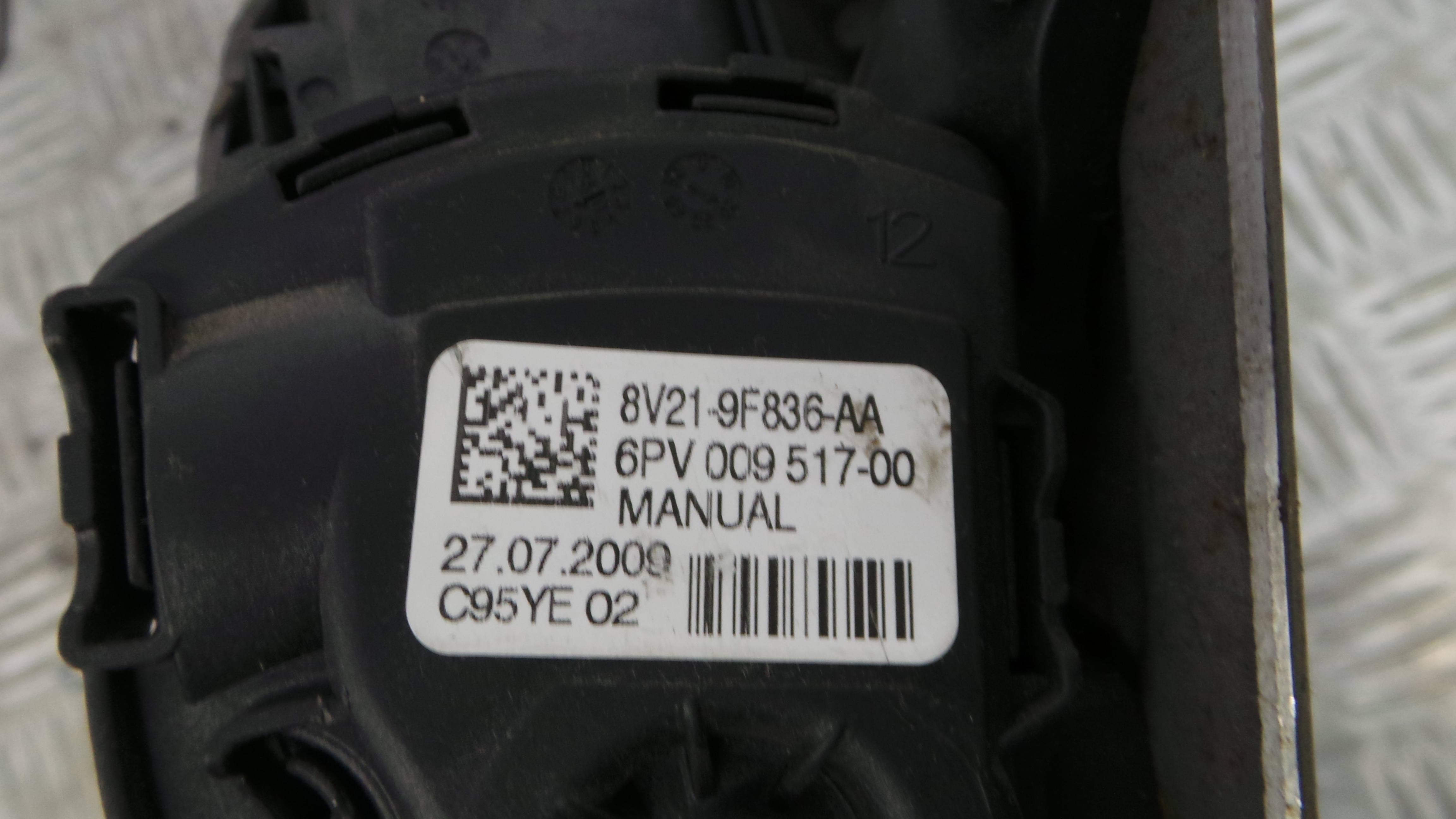 Pedal do Travão 8V51-2450-AF - FORD FIESTA VI (CB1, CCN)-33638765