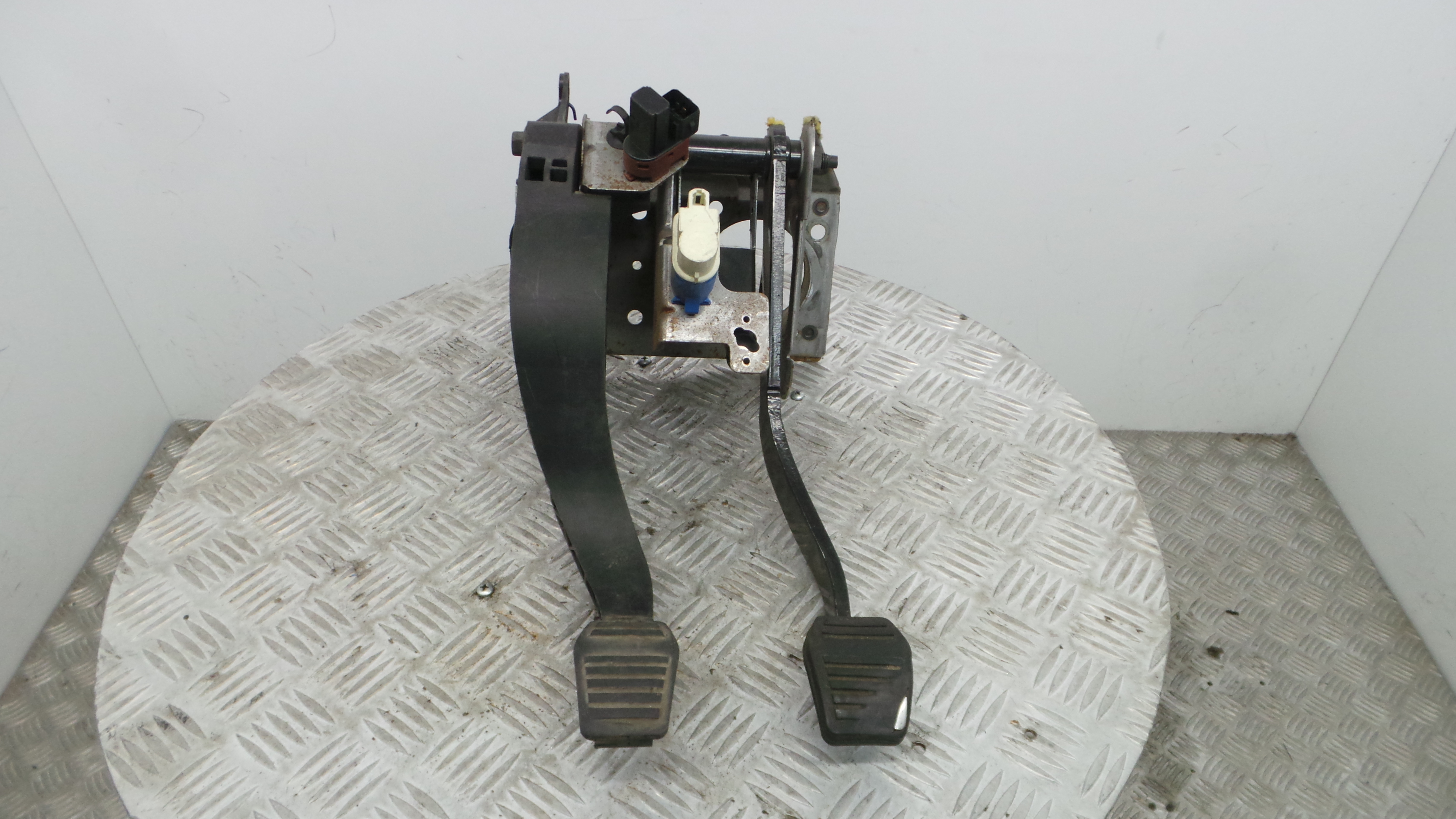 Pedal de Embraiagem 2S61-7A543-AD - FORD FIESTA V (JH_, JD_)-33638778