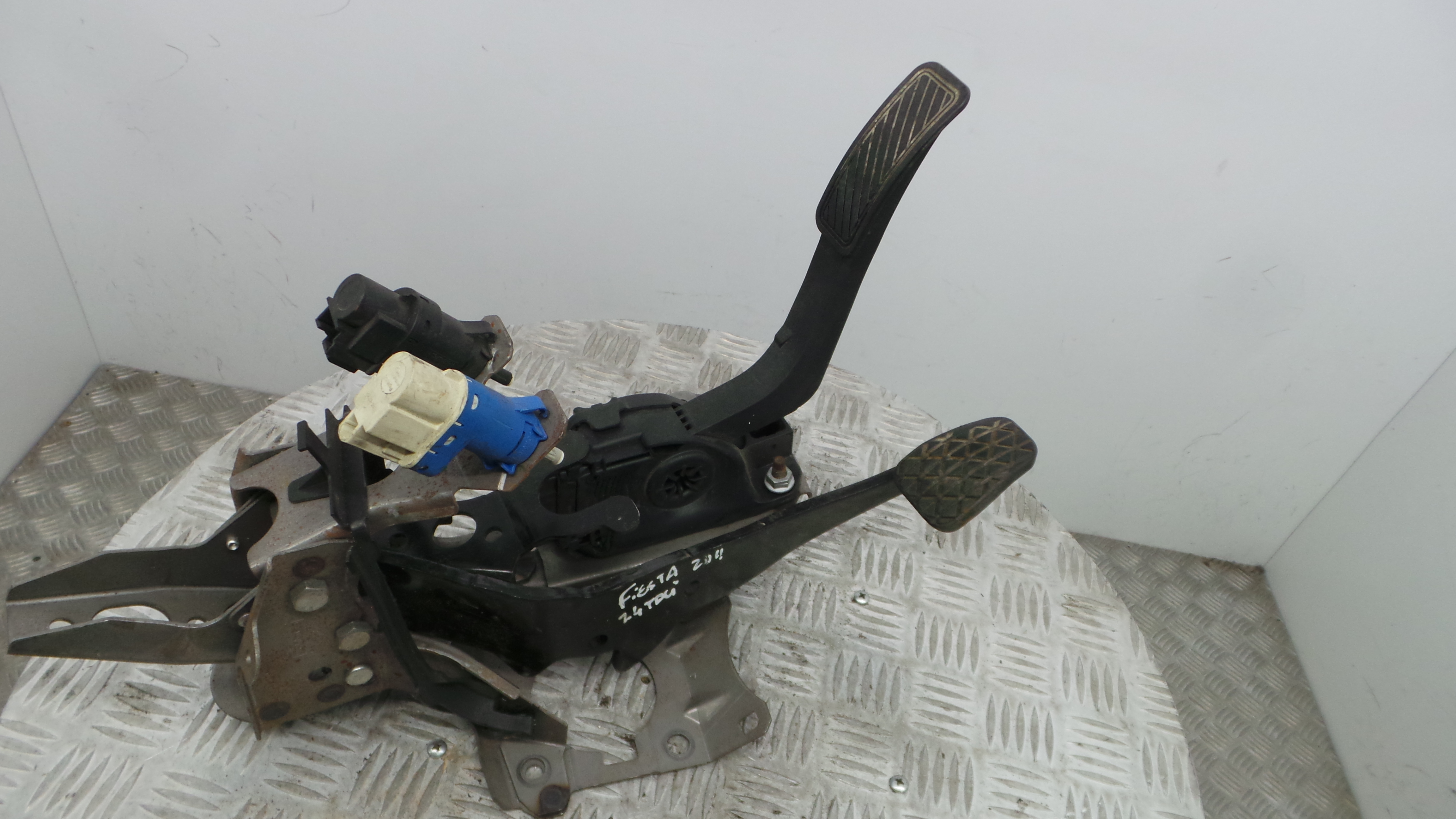 Pedal do Travão 8V51-2450-AF - FORD FIESTA VI (CB1, CCN)-33638787