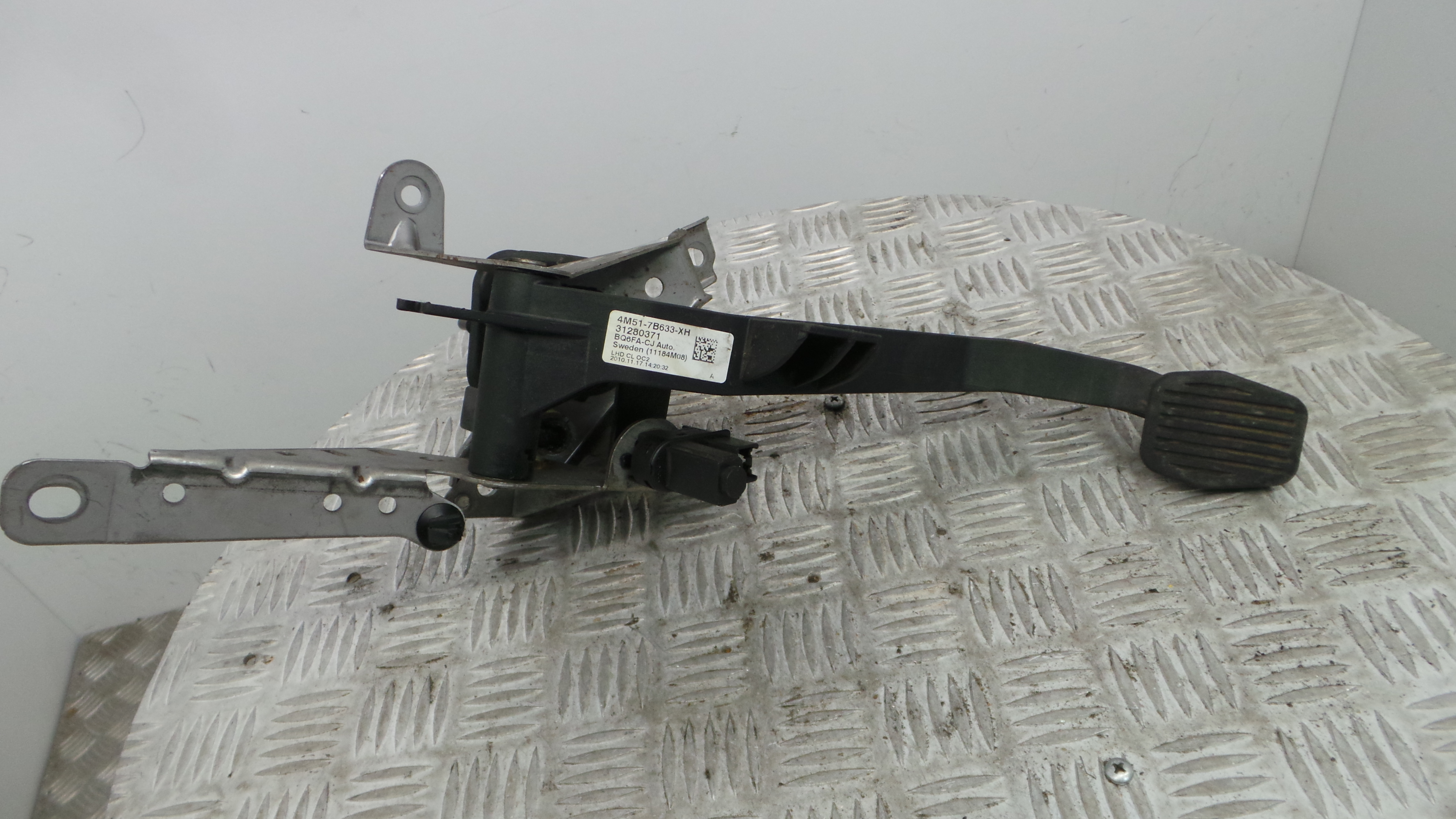 Pedal de Embraiagem 4M51-7B633-XH - FORD FOCUS II (DA_, HCP, DP)-33638791