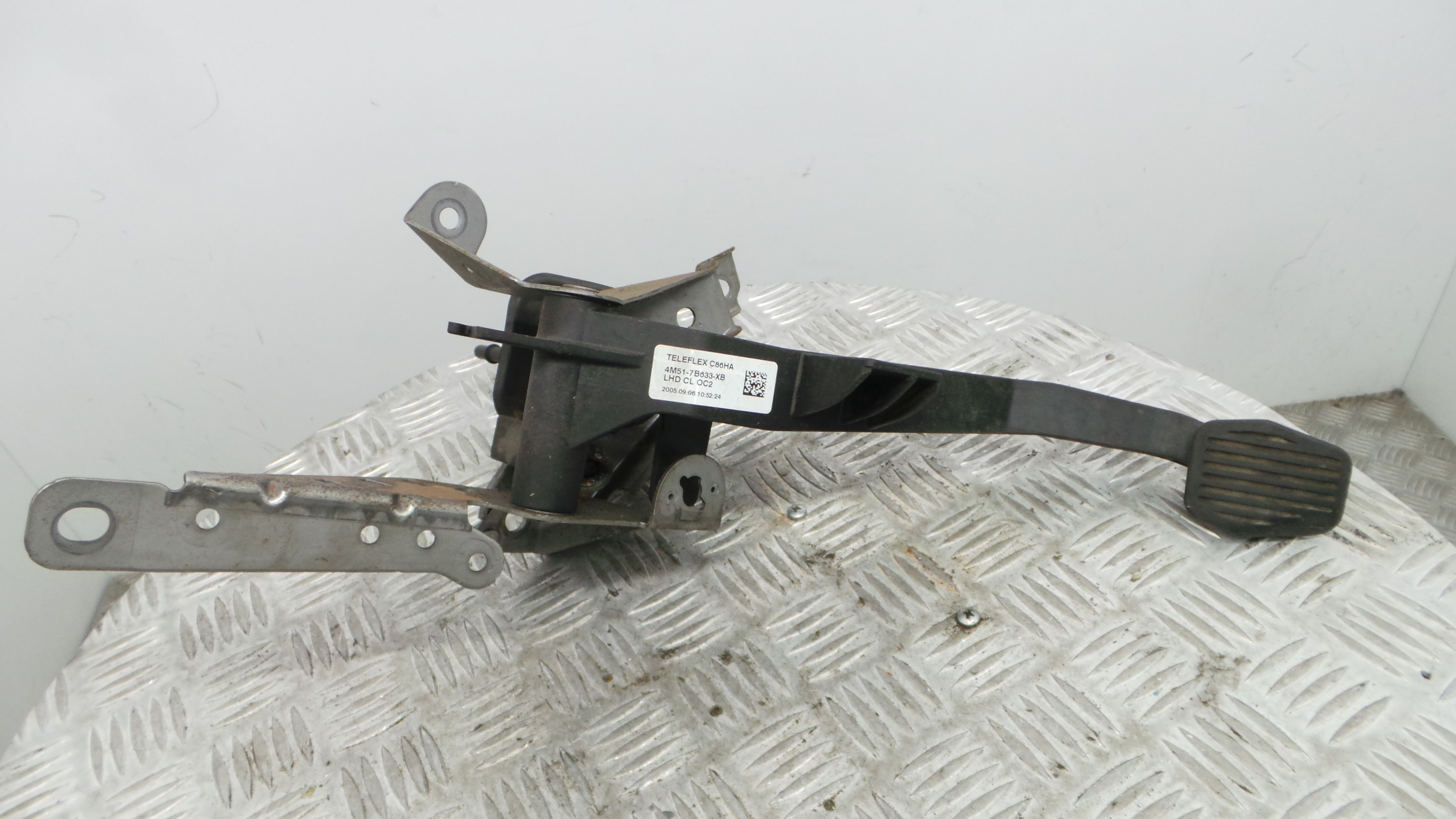Pedal de Embraiagem 4M51-7B633-XB - FORD FOCUS II (DA_, HCP, DP)-33638930