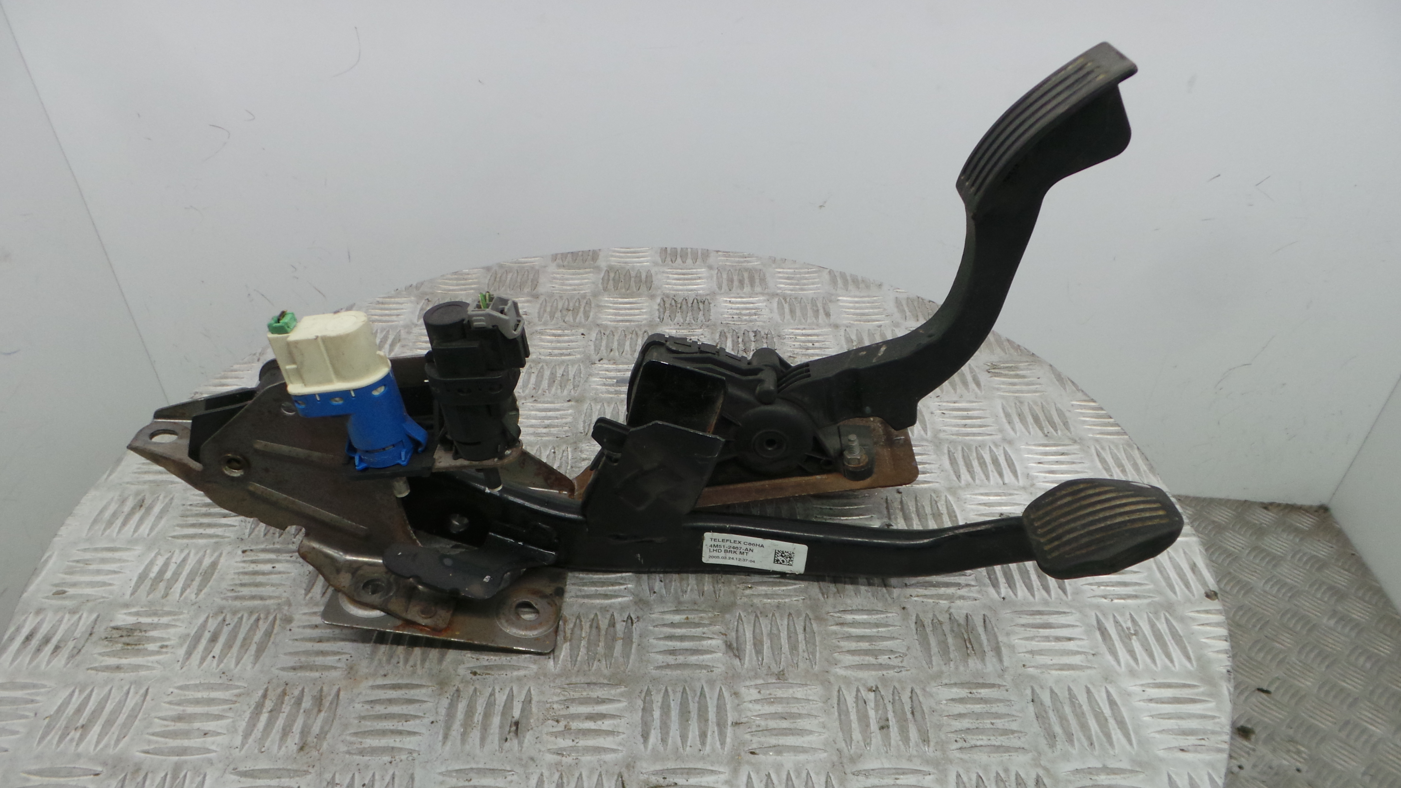 Pedal do Travão 4M51-2467-AN - FORD FOCUS II (DA_, HCP, DP)-33638957