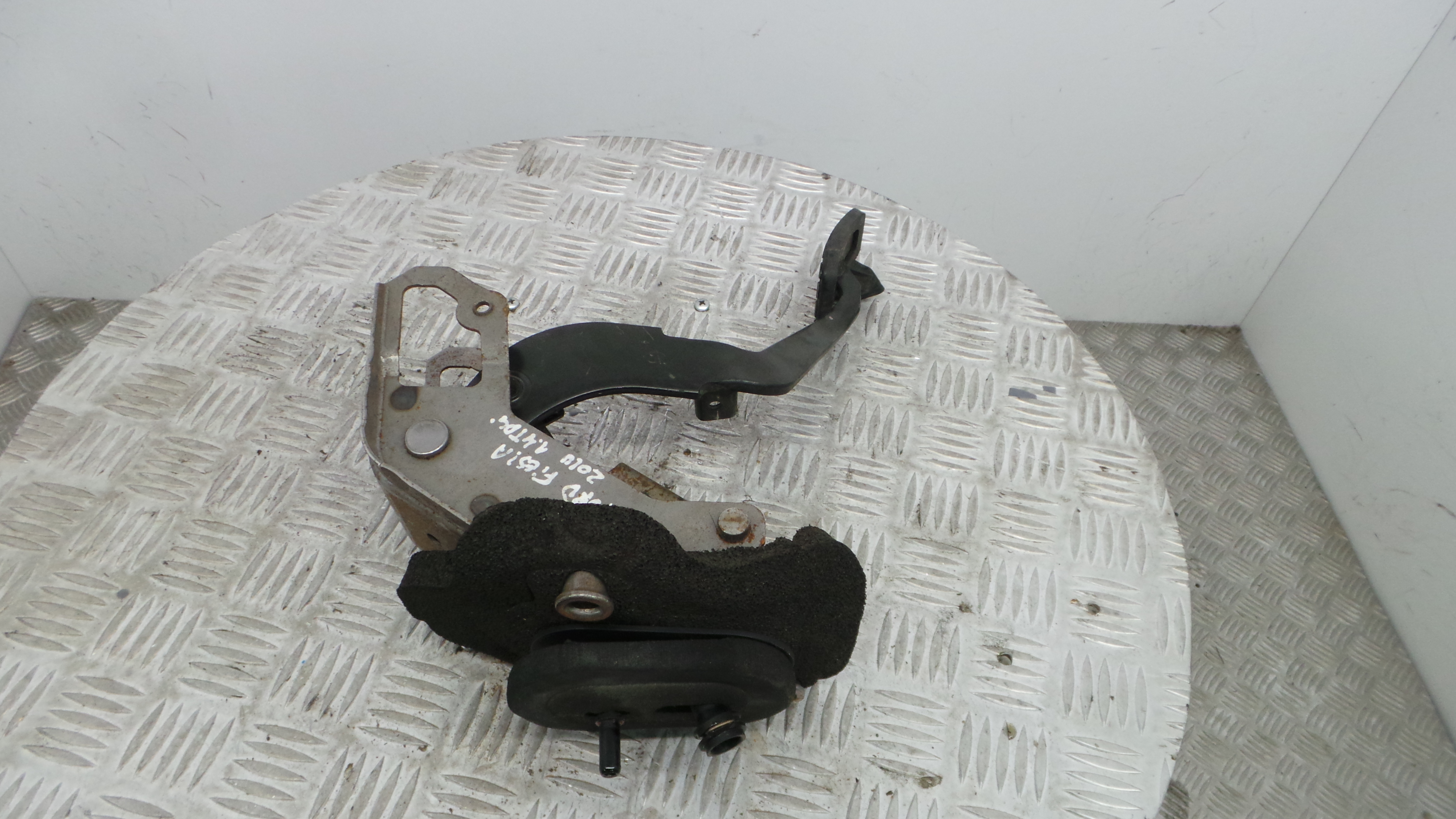 Pedal de Embraiagem AP31-7519-AA - FORD FIESTA VI (CB1, CCN)-33638964