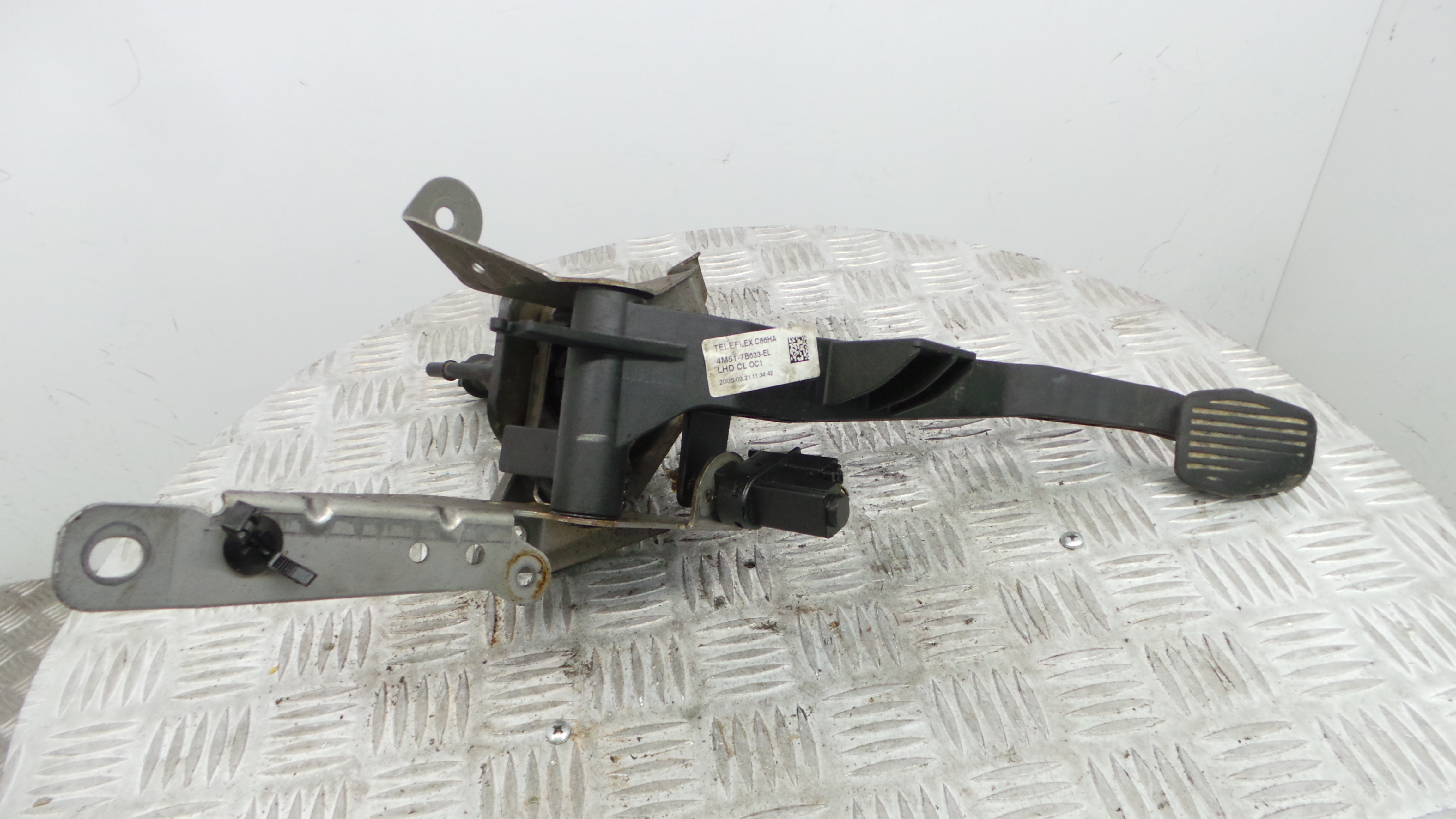 Pedal de Embraiagem 4M51-7B633-EL - FORD FOCUS II (DA_, HCP, DP)-33638970