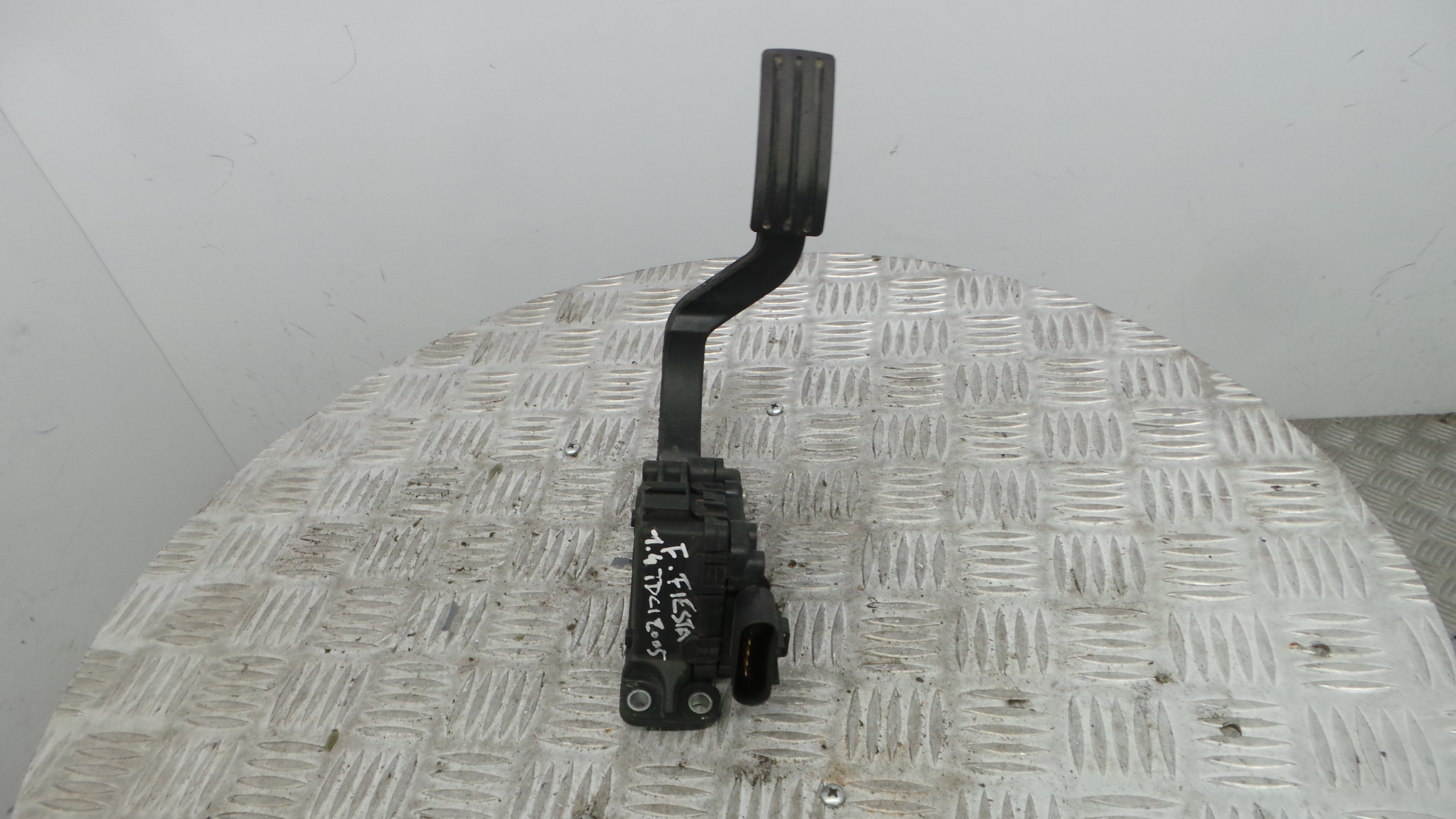 Pedal do Acelerador 2S61-9F836-AA - FORD FIESTA V (JH_, JD_)-33638986