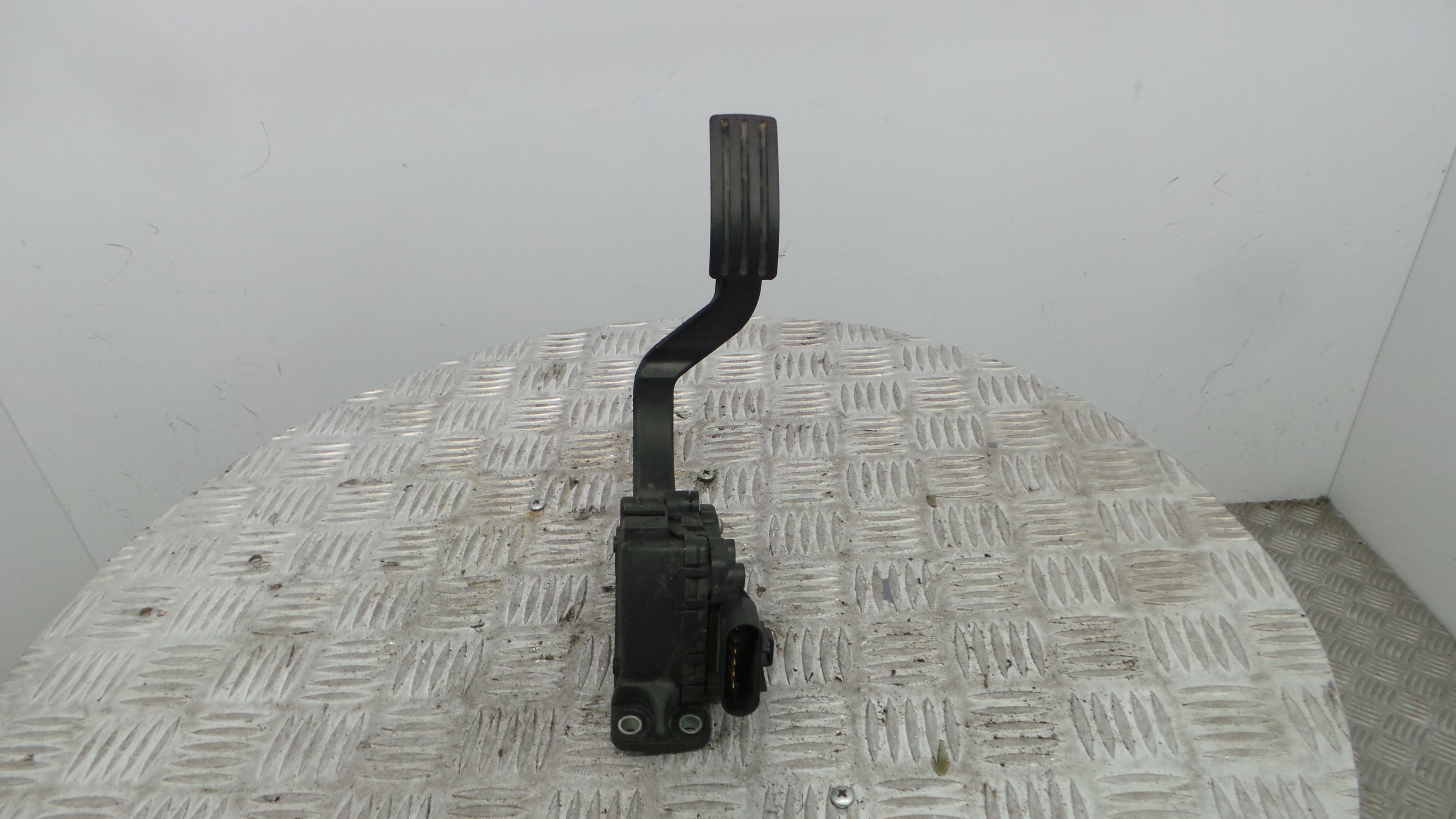 Pedal do Acelerador 2S61-9F836-AA - FORD FIESTA V (JH_, JD_)-33638995