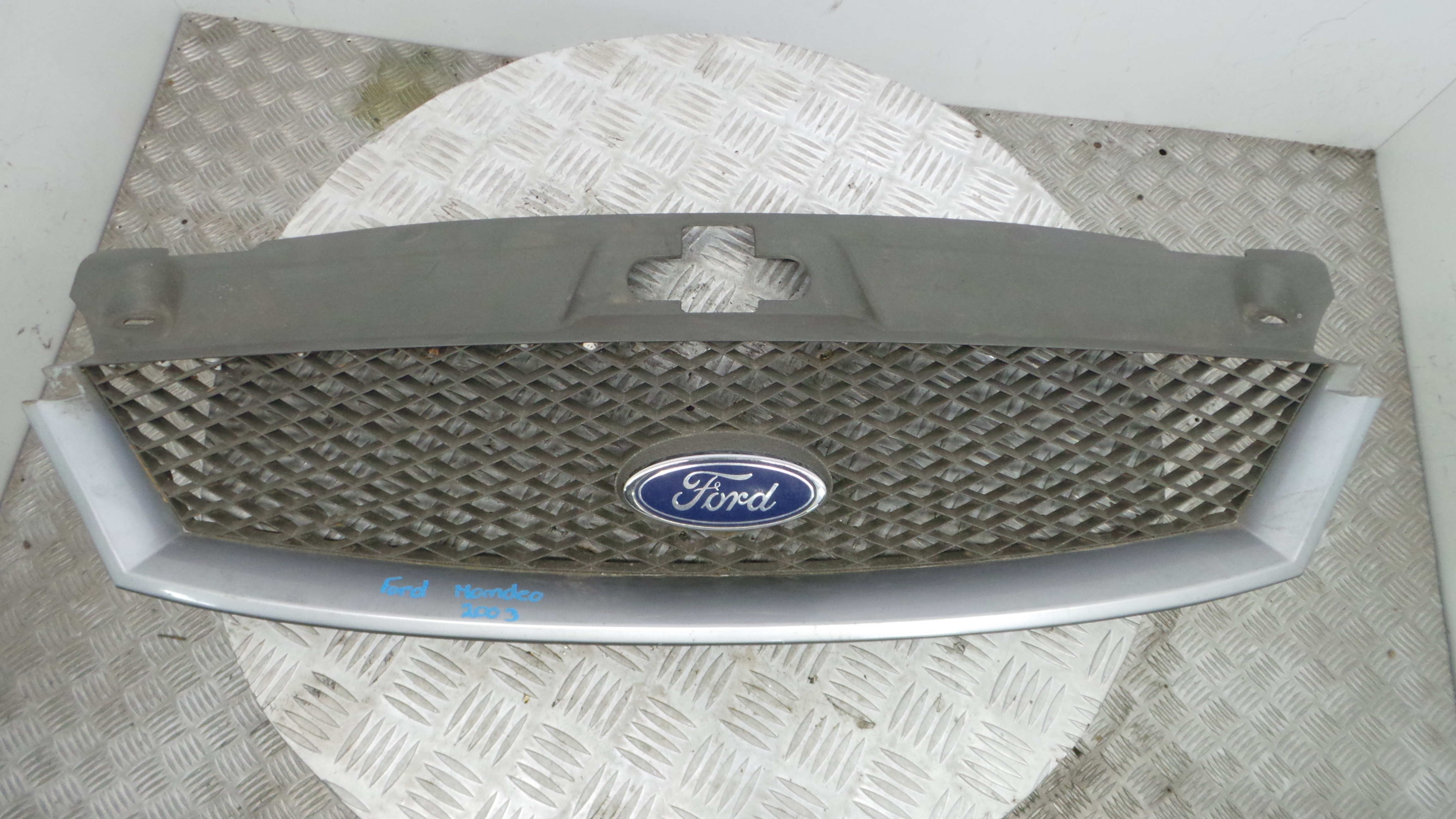 Grelha da Frente 1S7X-8A100-AK - FORD MONDEO III (B5Y)-33639047