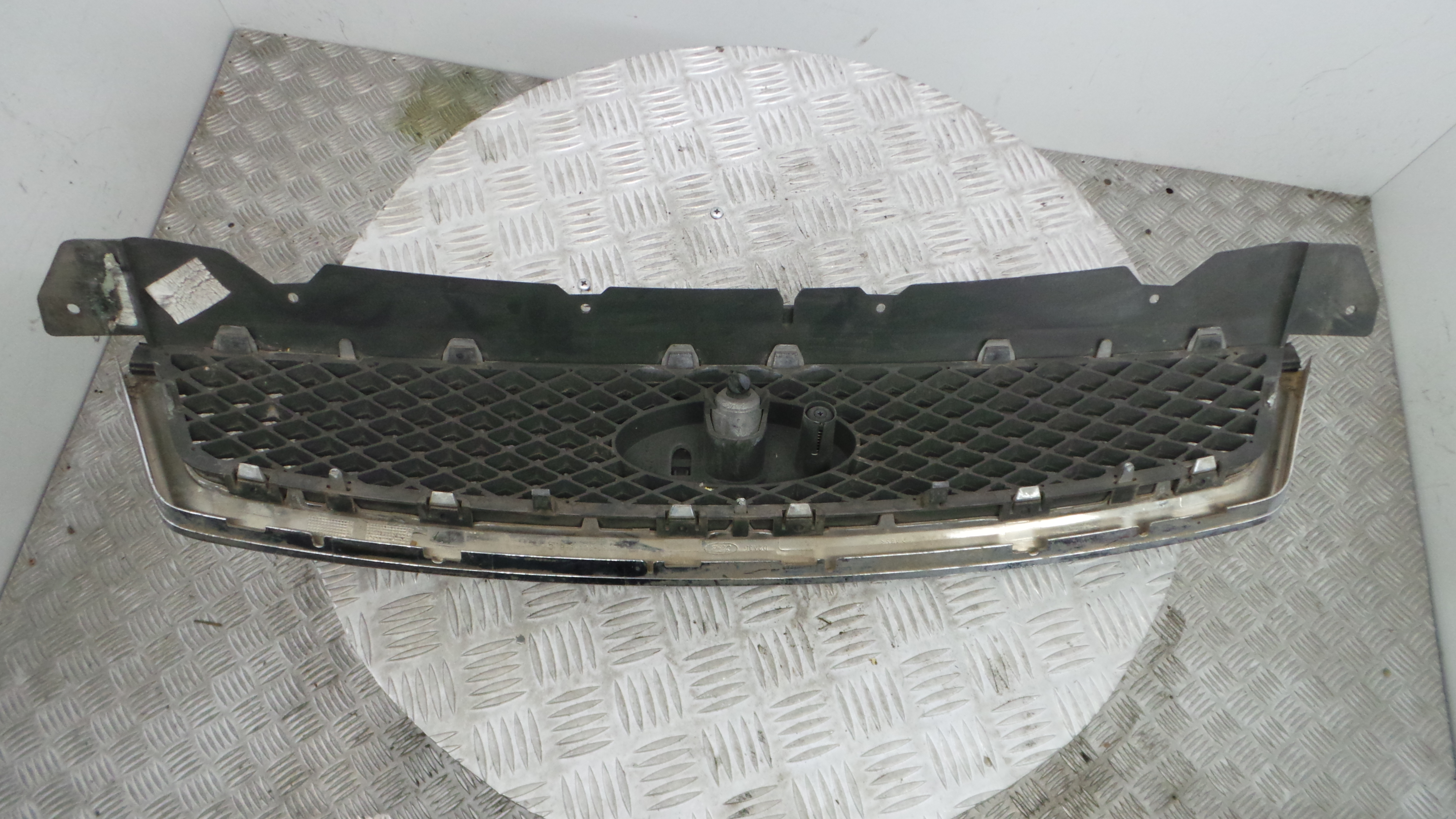 Grelha da Frente 4M51-8C436-BC - FORD FOCUS II (DA_, HCP, DP)-33639073