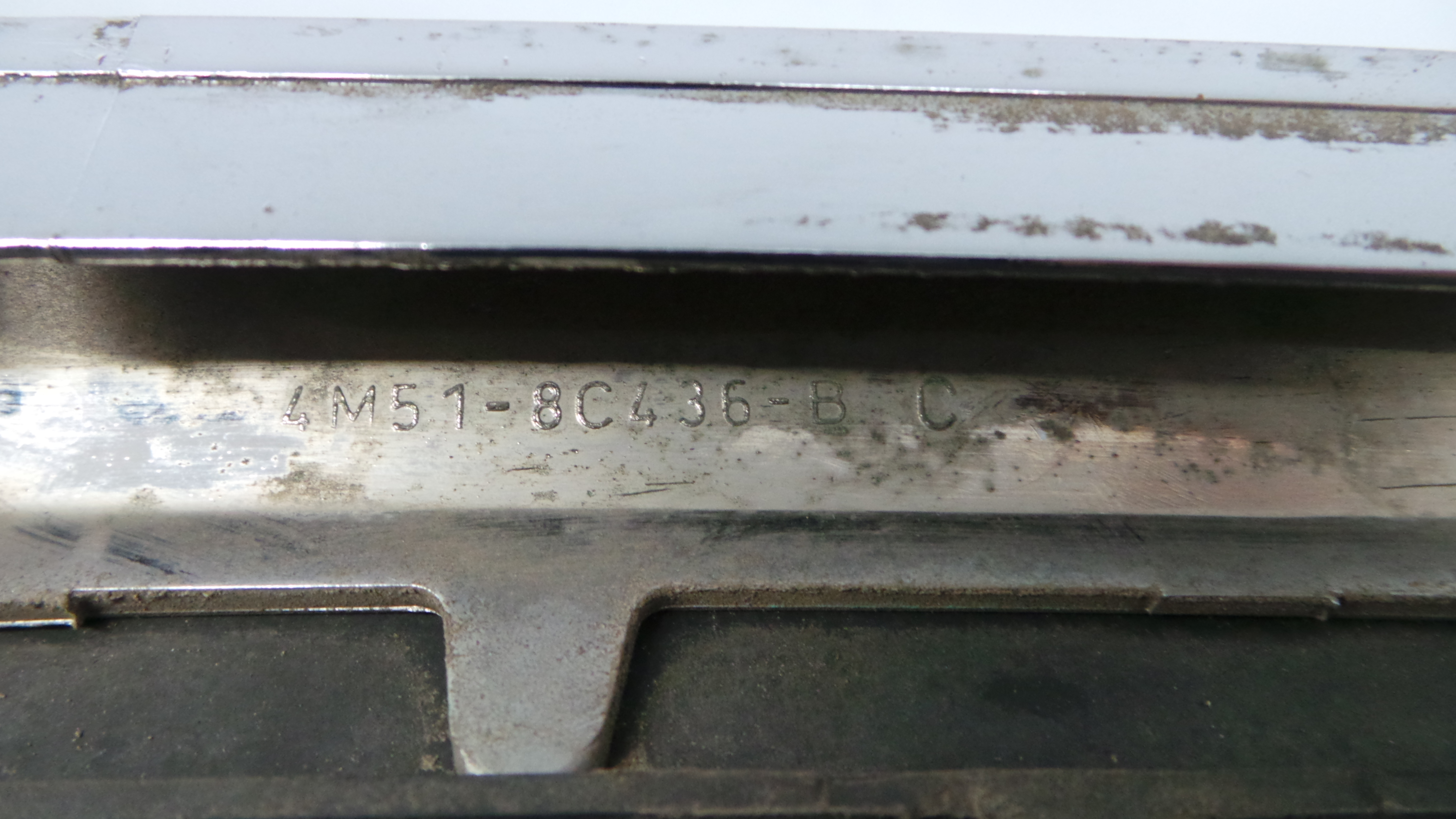 Grelha da Frente 4M51-8C436-BC - FORD FOCUS II (DA_, HCP, DP)-33639073