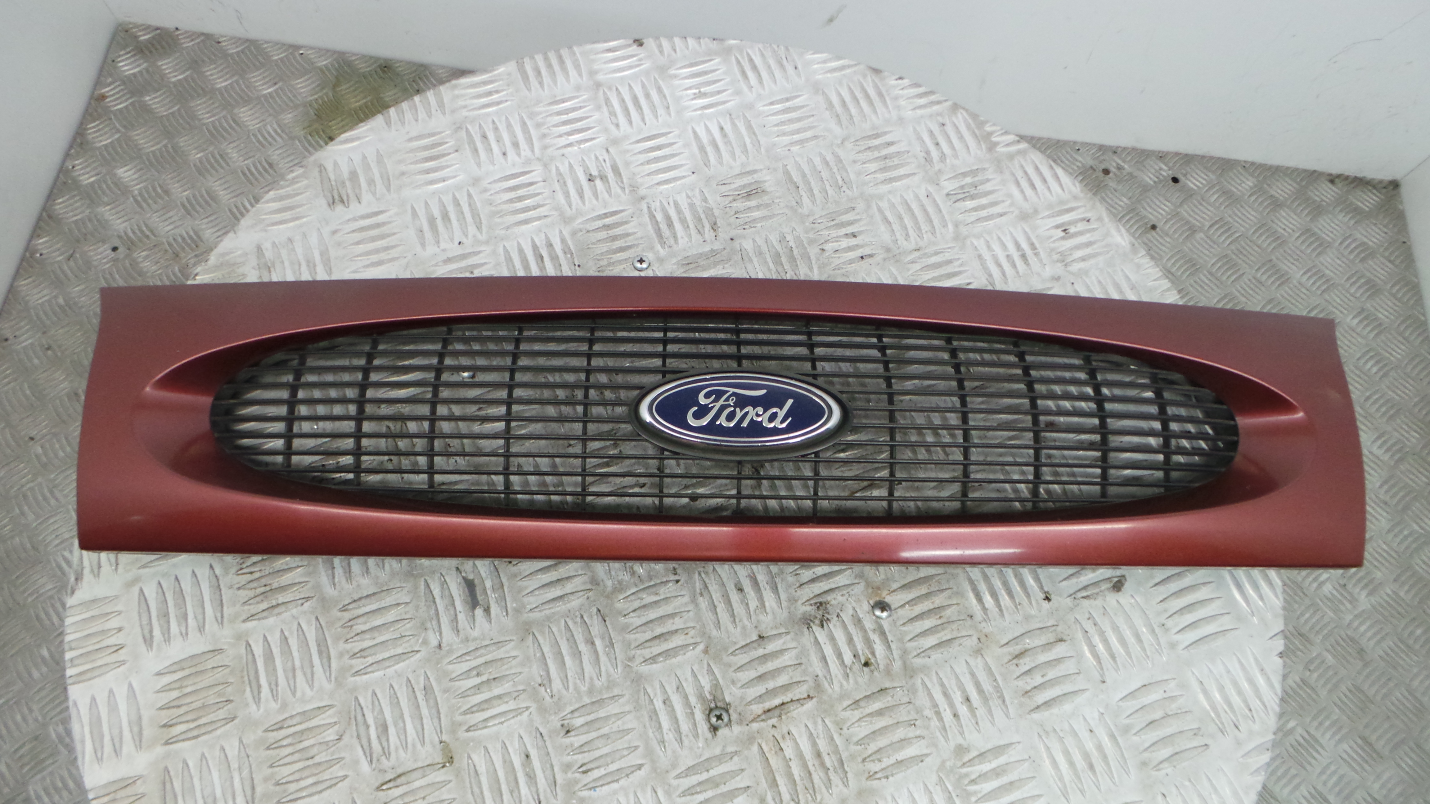 Grelha da Frente 96FB-8200-ACW - FORD FIESTA IV (JA_, JB_), FIESTA Mk IV (JA_, JB_)-33639083
