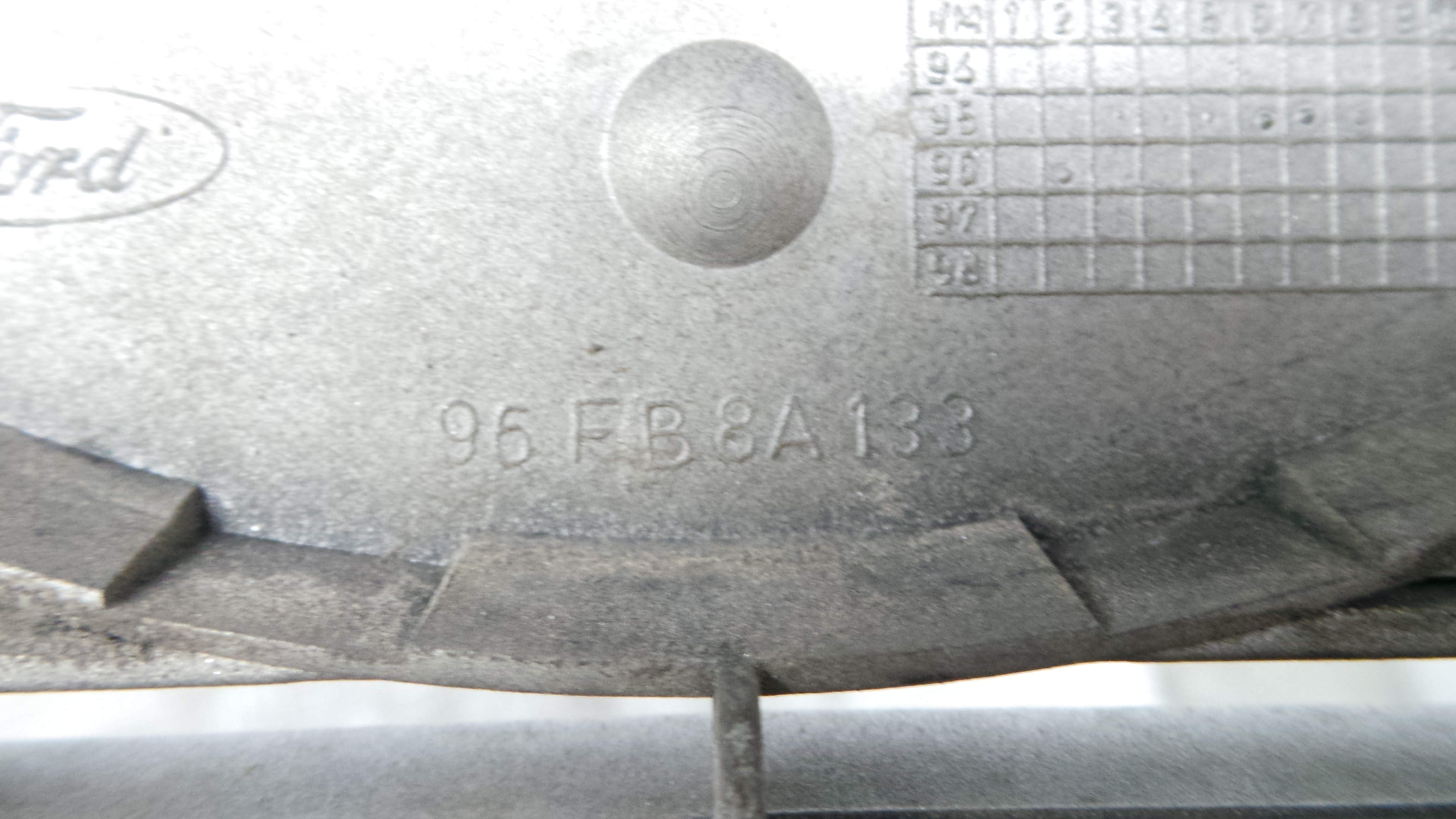 Grelha da Frente 96FB-8A133 - FORD FIESTA IV (JA_, JB_), FIESTA Mk IV (JA_, JB_)-33639089