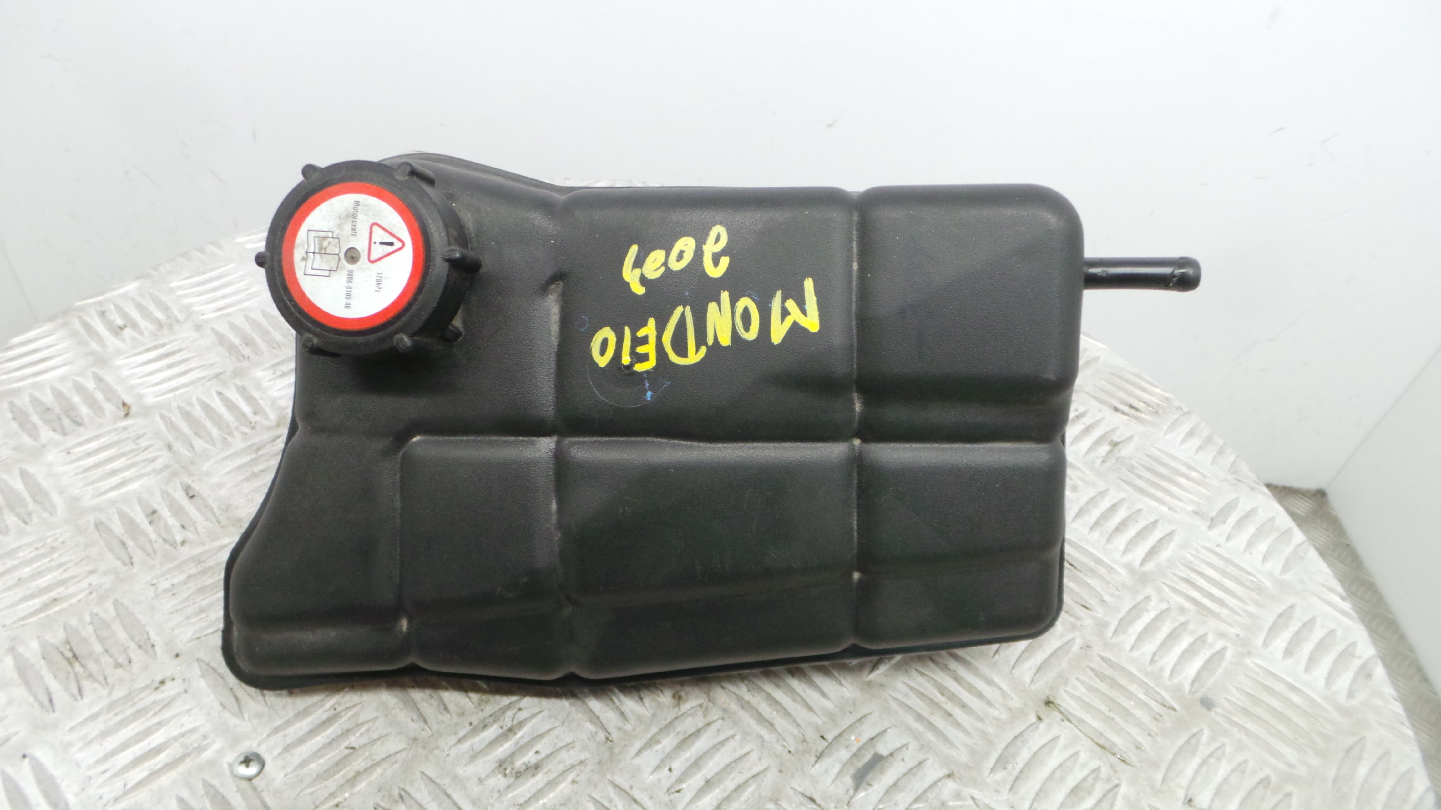 Depósito Água Radiador / Vazo de Expansao 1S71-8K218-BB - FORD MONDEO III (B5Y)-33639334 Depósito Água Radiador / Vazo de Expansao 1S71-8K218-BB - FORD MONDEO III (B5Y)-33639334