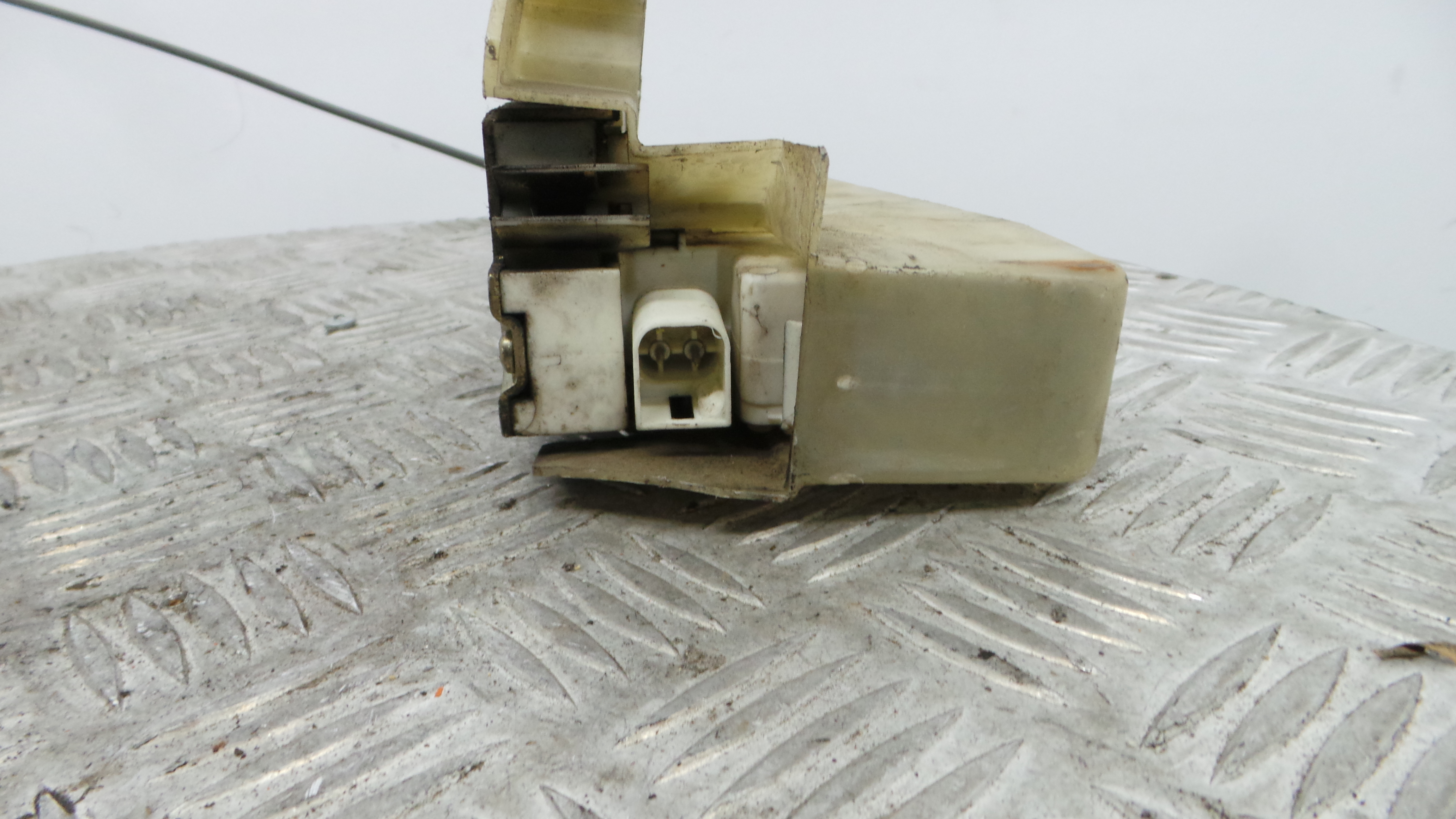 Fecho da Porta Frente Dto 96FG-B219A64-CD - FORD FIESTA IV (JA_, JB_), FIESTA Mk IV (JA_, JB_)-33639504