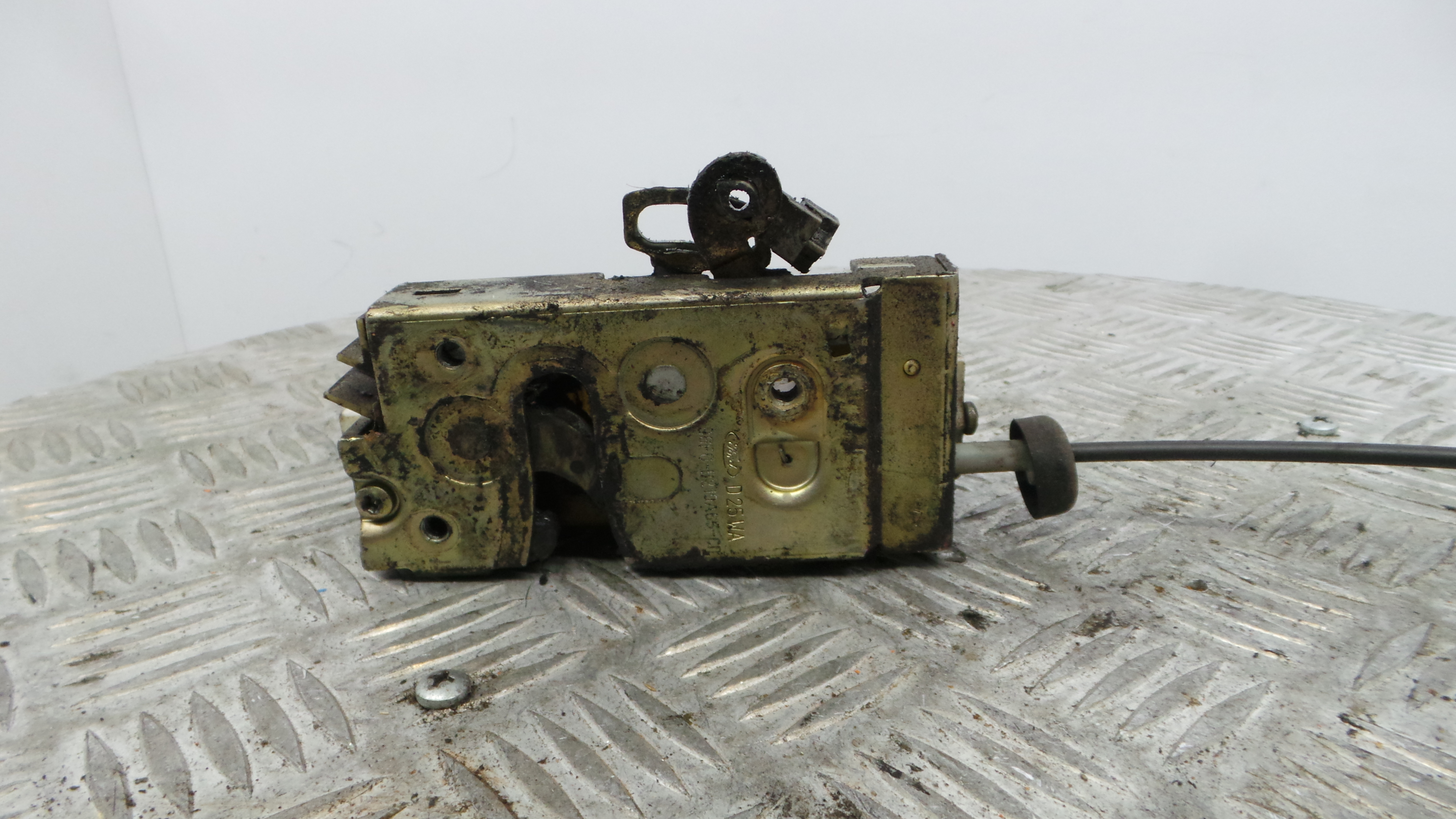 Fecho da Porta Frente Esq 93BG-220A20-BA - FORD FIESTA IV (JA_, JB_), FIESTA Mk IV (JA_, JB_)-33639509