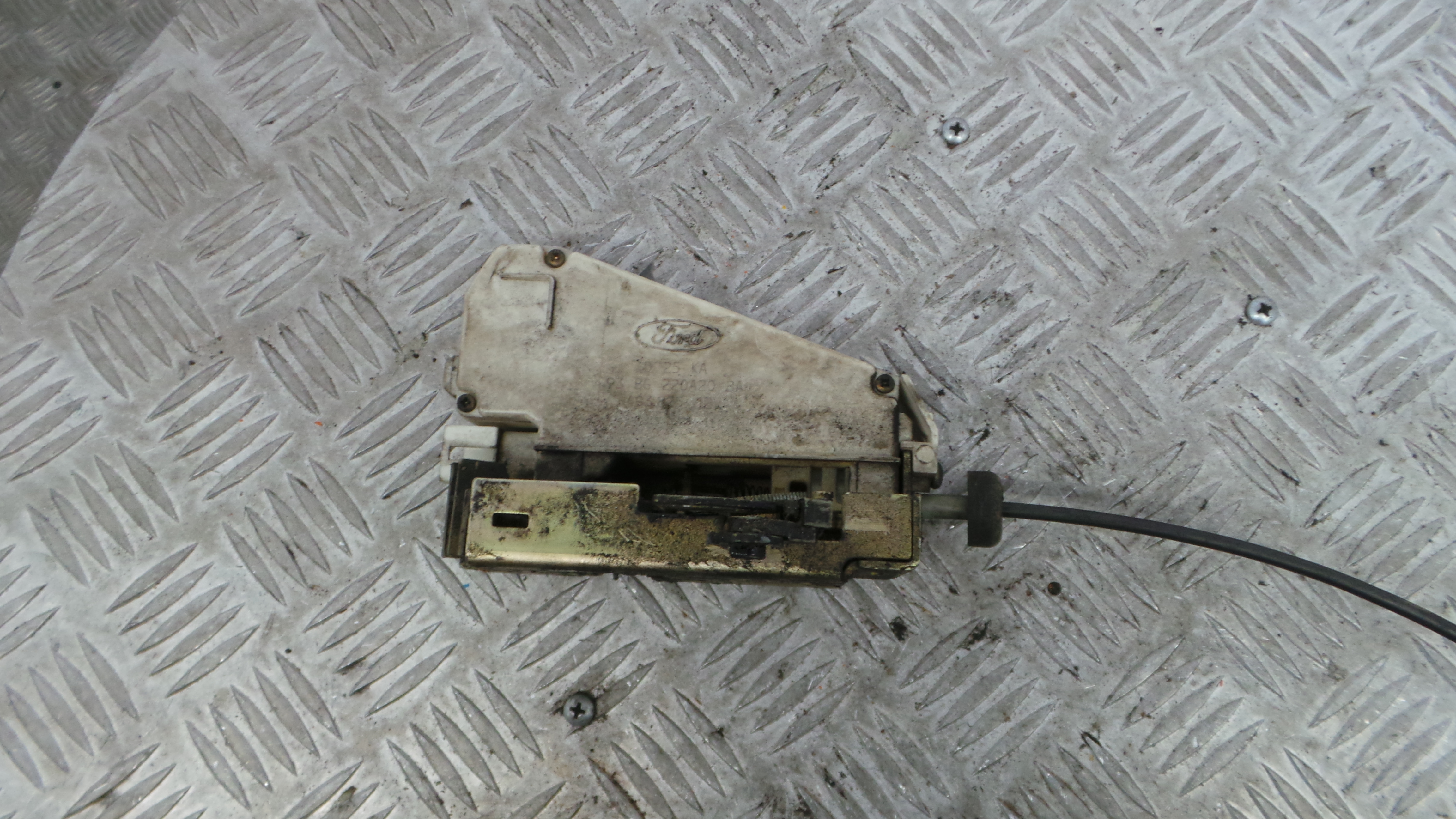 Fecho da Porta Frente Esq 93BG-220A20-BA - FORD FIESTA IV (JA_, JB_), FIESTA Mk IV (JA_, JB_)-33639509