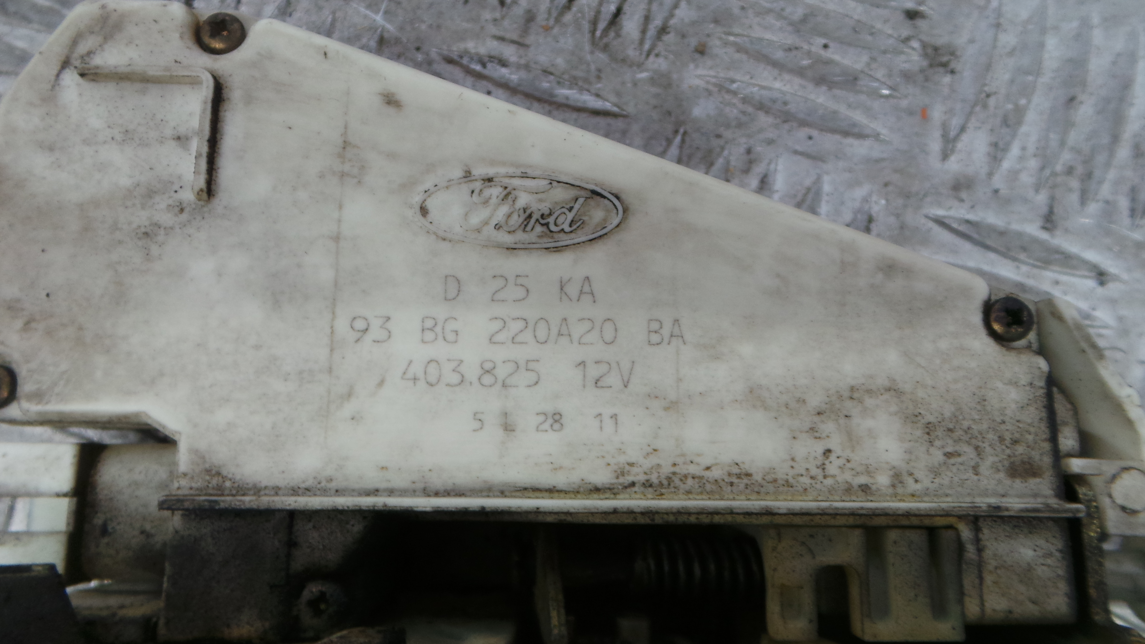 Fecho da Porta Frente Esq 93BG-220A20-BA - FORD FIESTA IV (JA_, JB_), FIESTA Mk IV (JA_, JB_)-33639509