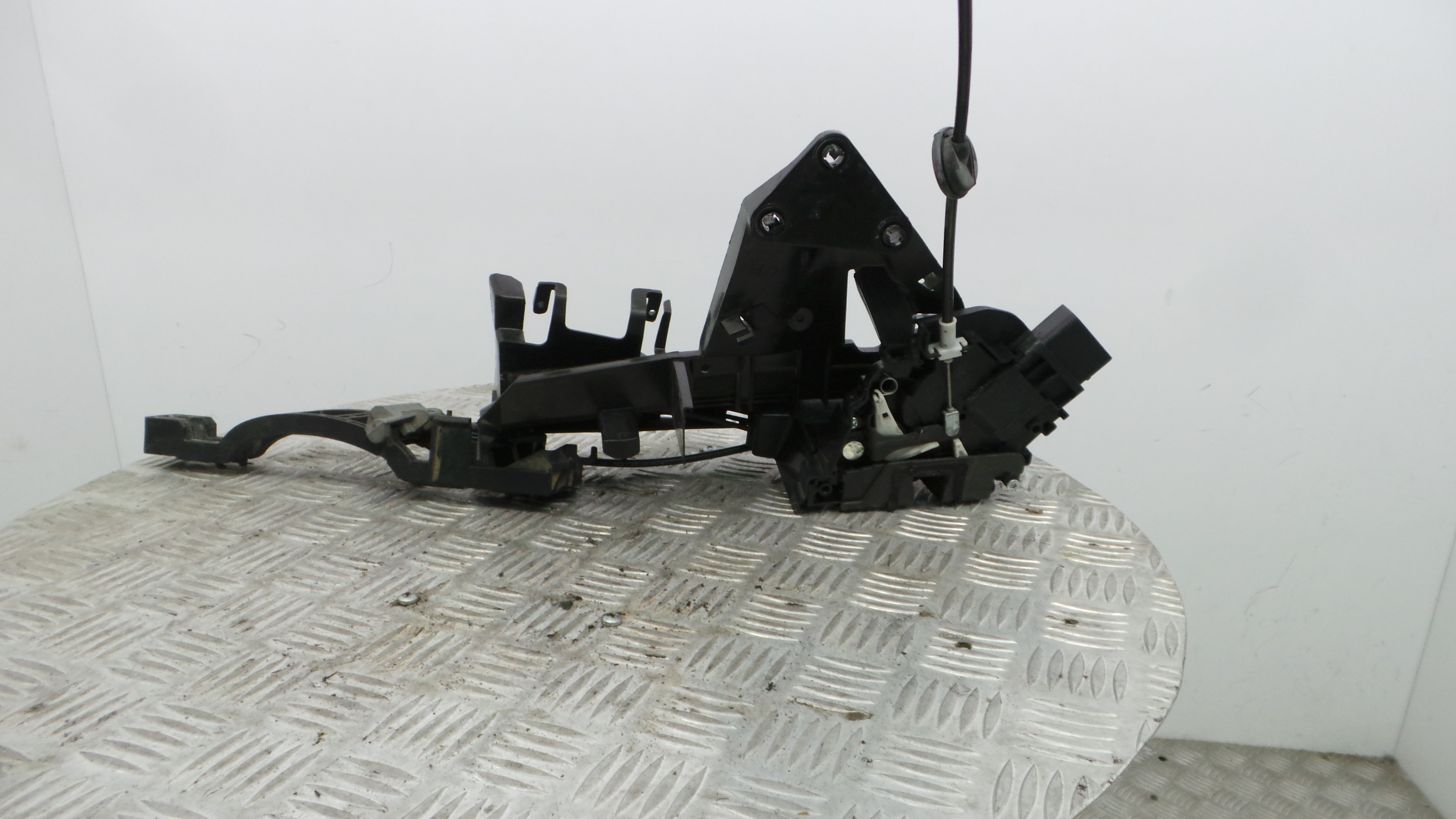 Fecho da Porta Frente Esq 3M5A-R21813-ET - FORD FOCUS II (DA_, HCP, DP)-33639542