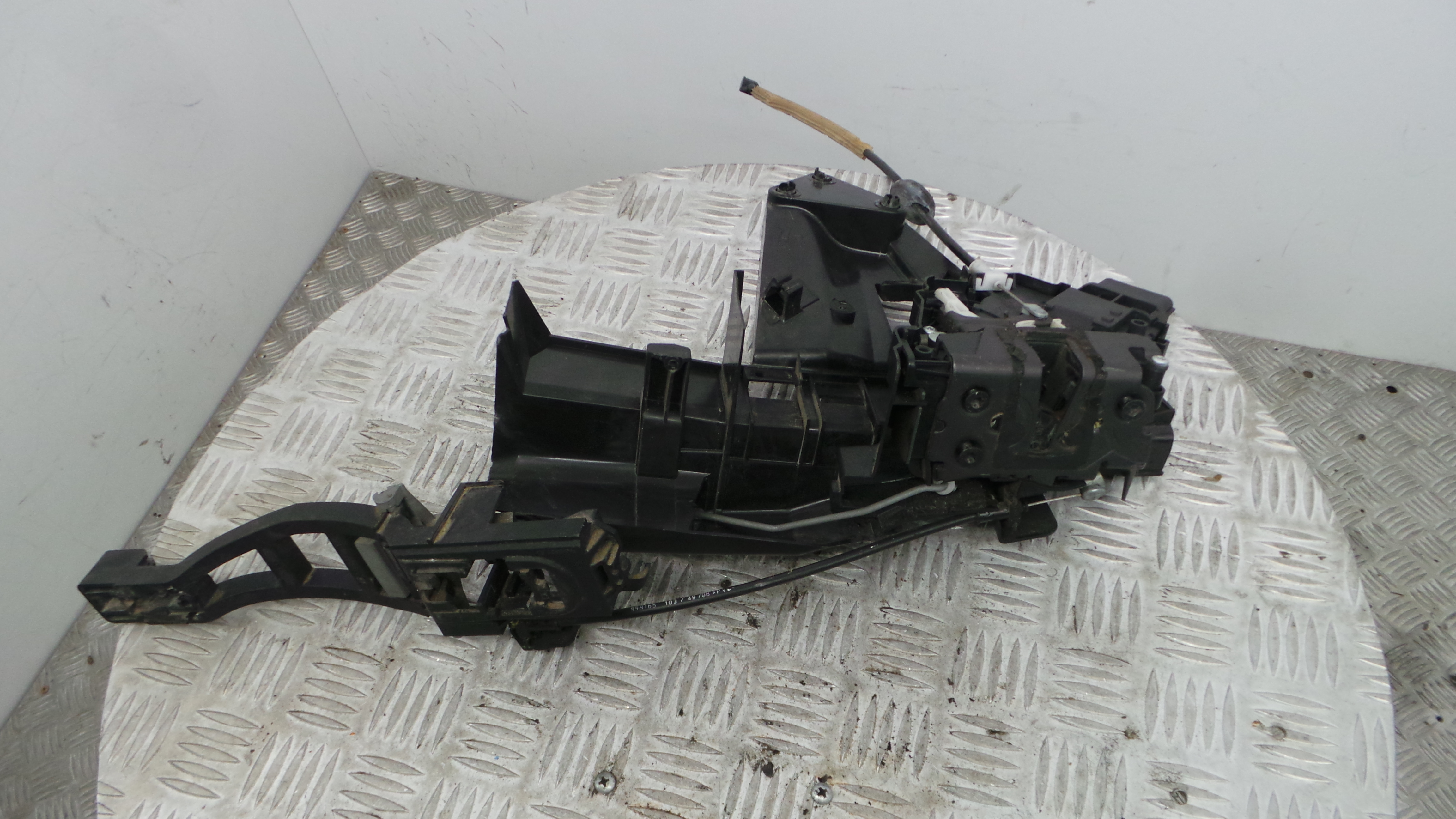 Fecho da Porta Frente Esq 3M5A-R21813-ET - FORD FOCUS II (DA_, HCP, DP)-33639542