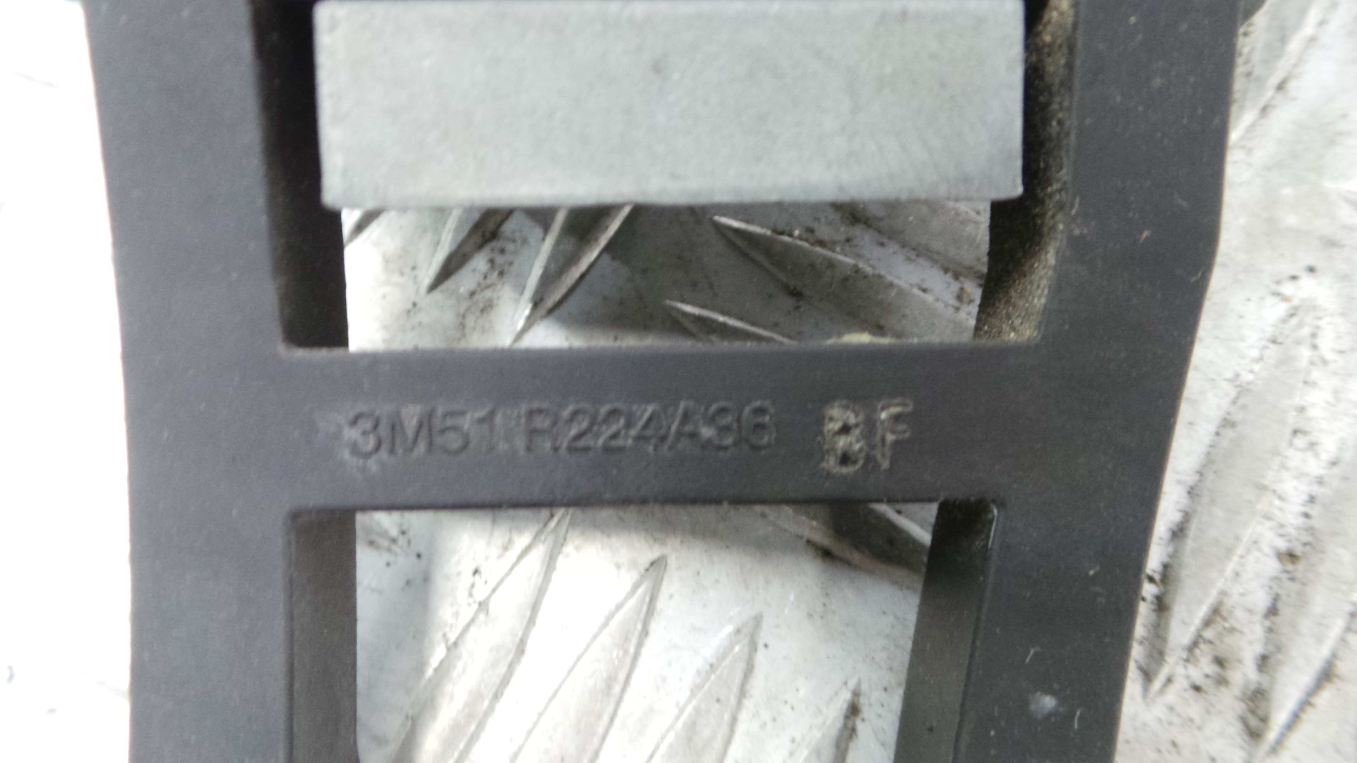 Fecho da Porta Frente Esq 3M5A-R21813-ET - FORD FOCUS II (DA_, HCP, DP)-33639542