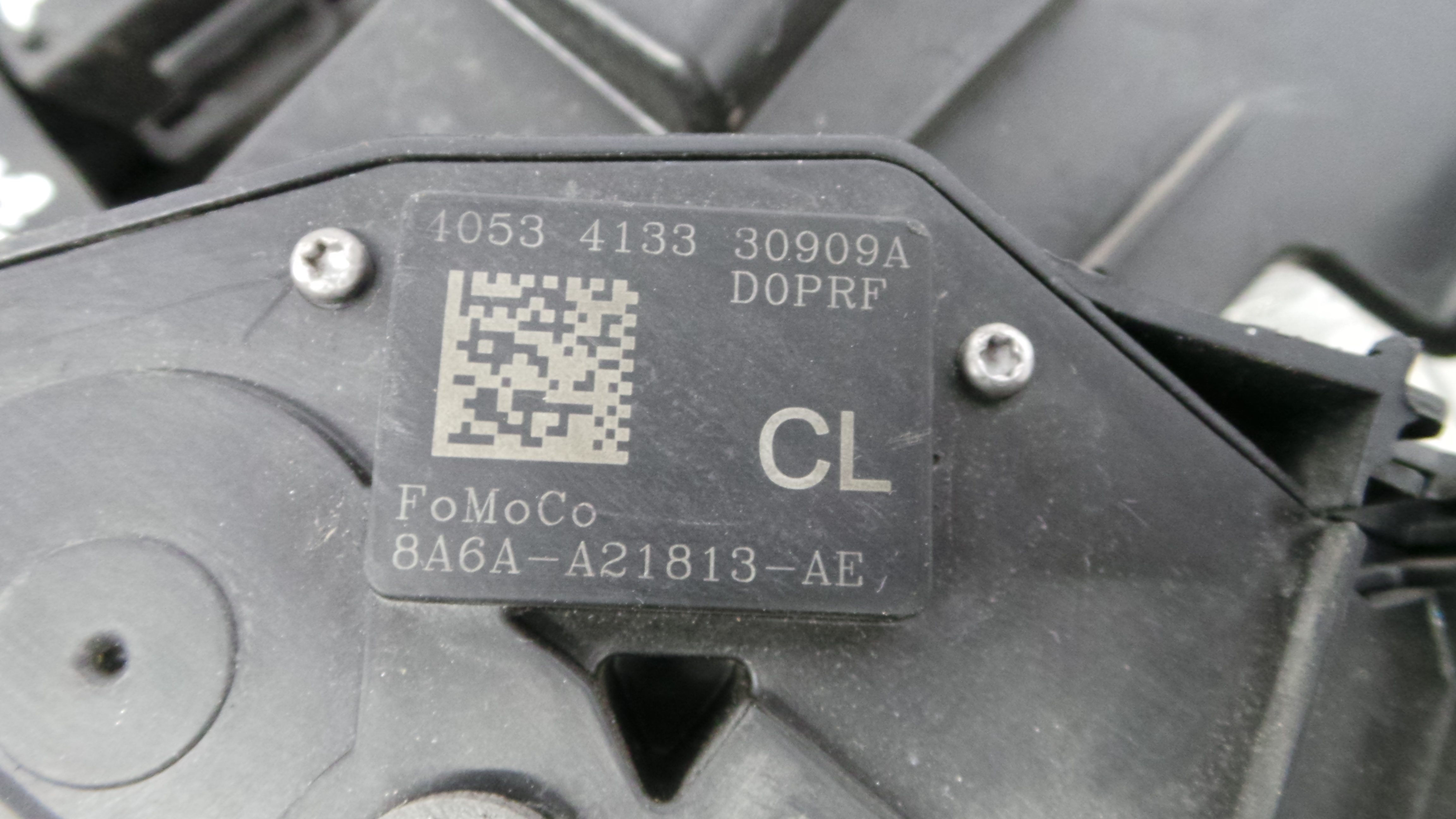 Fecho da Porta Frente Esq 8A6A-A21813-AE - FORD FIESTA VI (CB1, CCN)-33639554