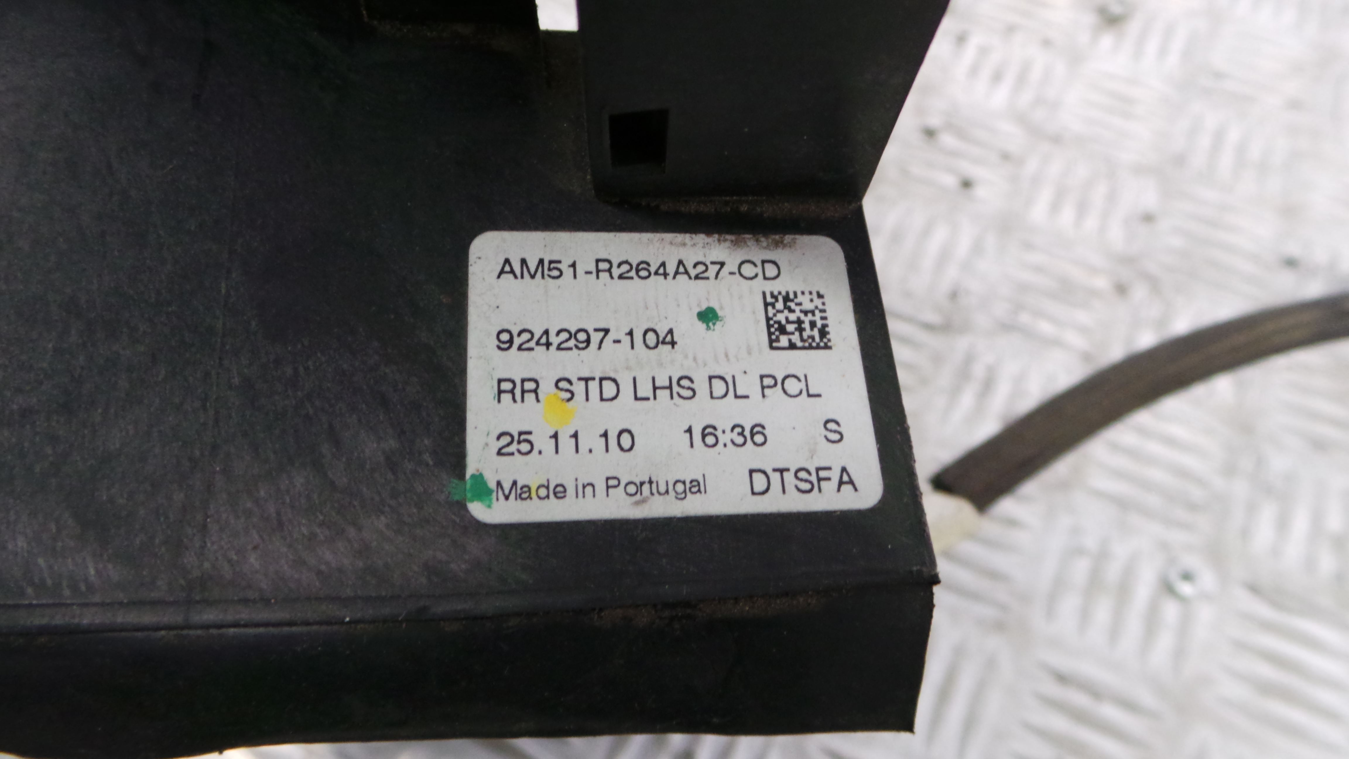 Fecho da Porta Frente Dto AM5A-R26413-CB - FORD S-MAX (WA6)-33639566