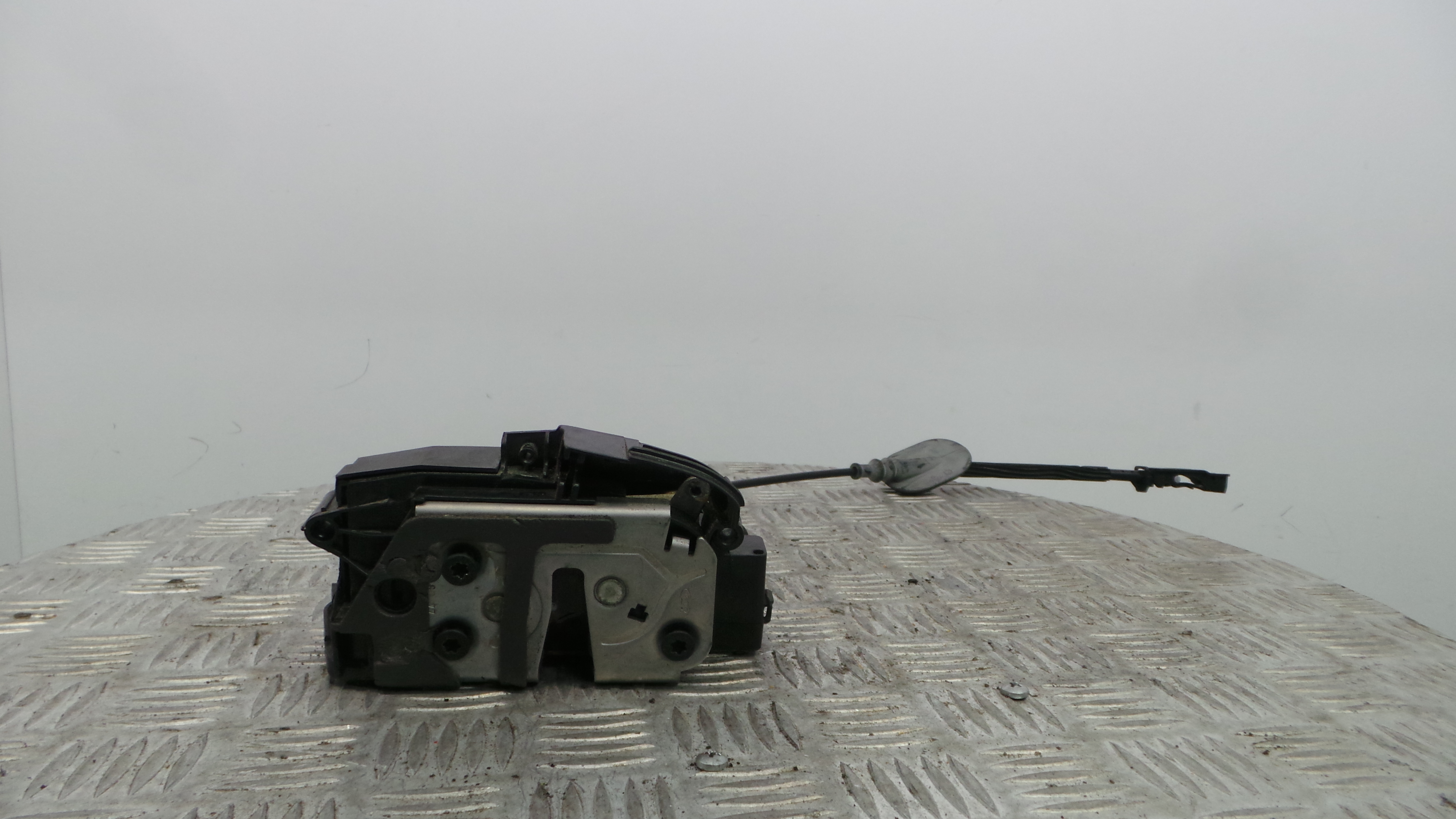 Fecho da Porta Trás Dto 8A6A-A26412-AE - FORD FIESTA VI (CB1, CCN)-33639571 Fecho da Porta Trás Dto 8A6A-A26412-AE - FORD FIESTA VI (CB1, CCN)-33639571