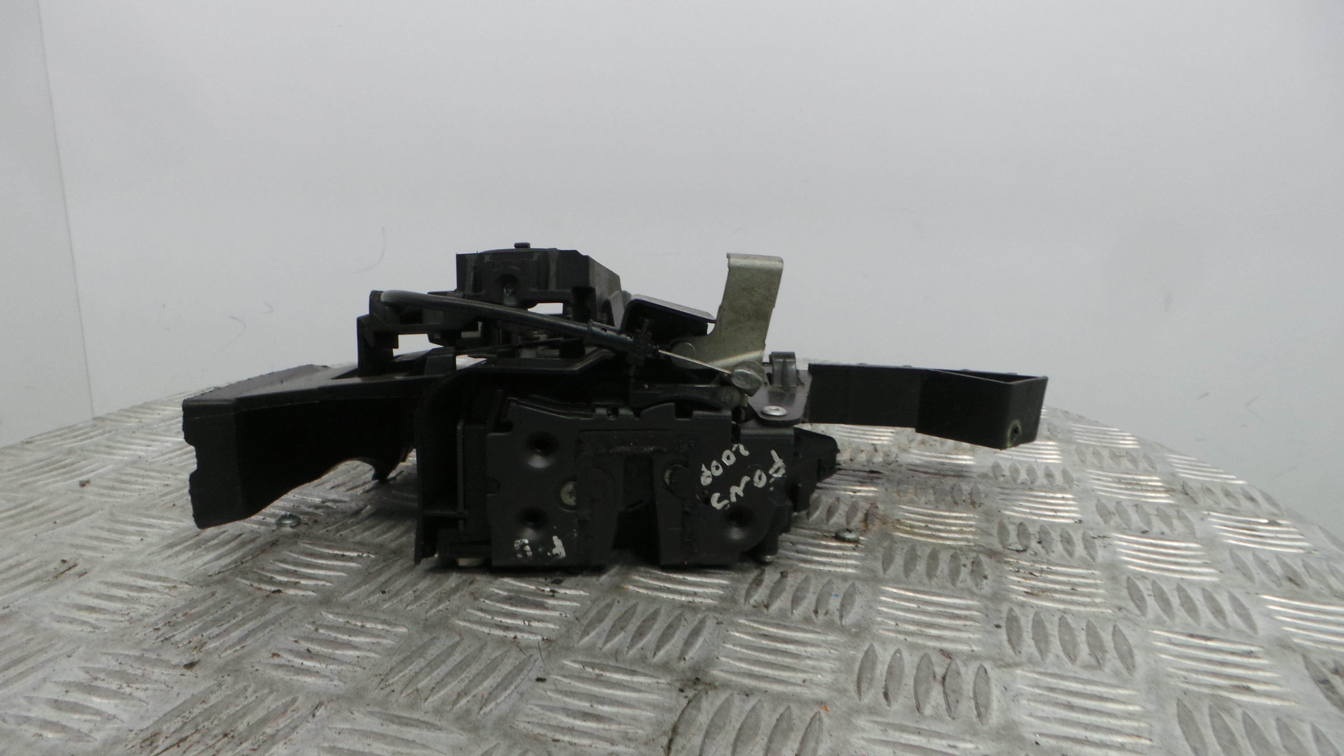 Fecho da Porta Frente Dto 4M5A-A26412-BE - FORD FOCUS II (DA_, HCP, DP)-33639575