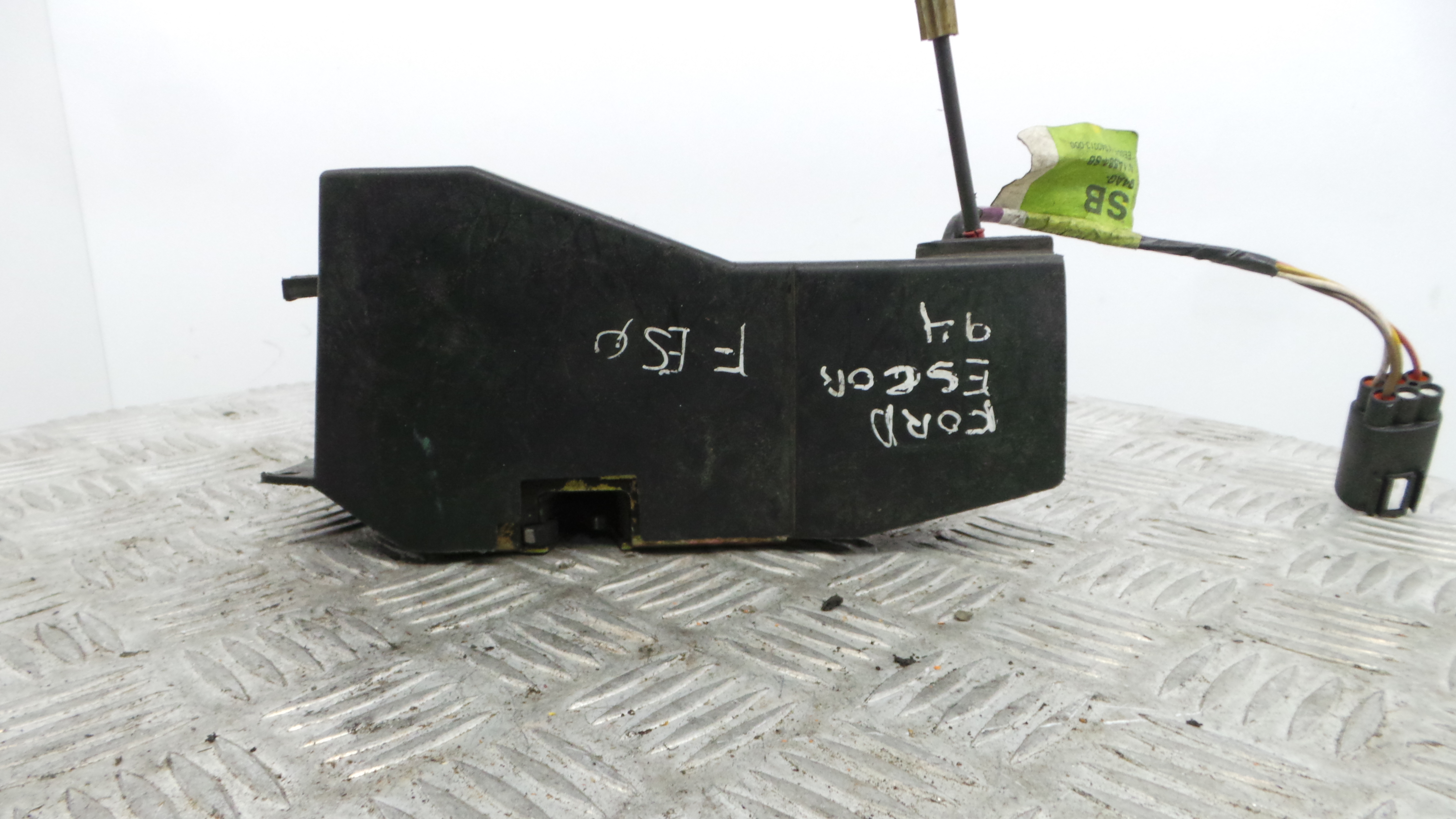 Fecho da Porta Frente Esq 95AG-A22601-AB/BB - FORD ESCORT Mk VI (AAL, ABL), ESCORT V (AAL, ABL)-33639585